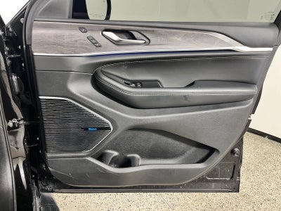 2023 Jeep Grand Cherokee L Overland 4x4