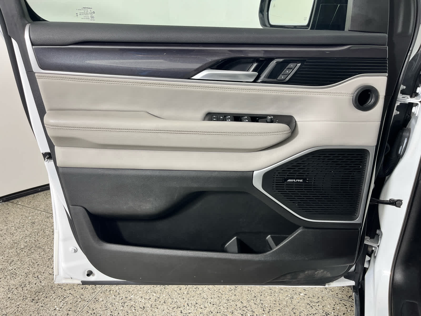 2024 Jeep Wagoneer L Base