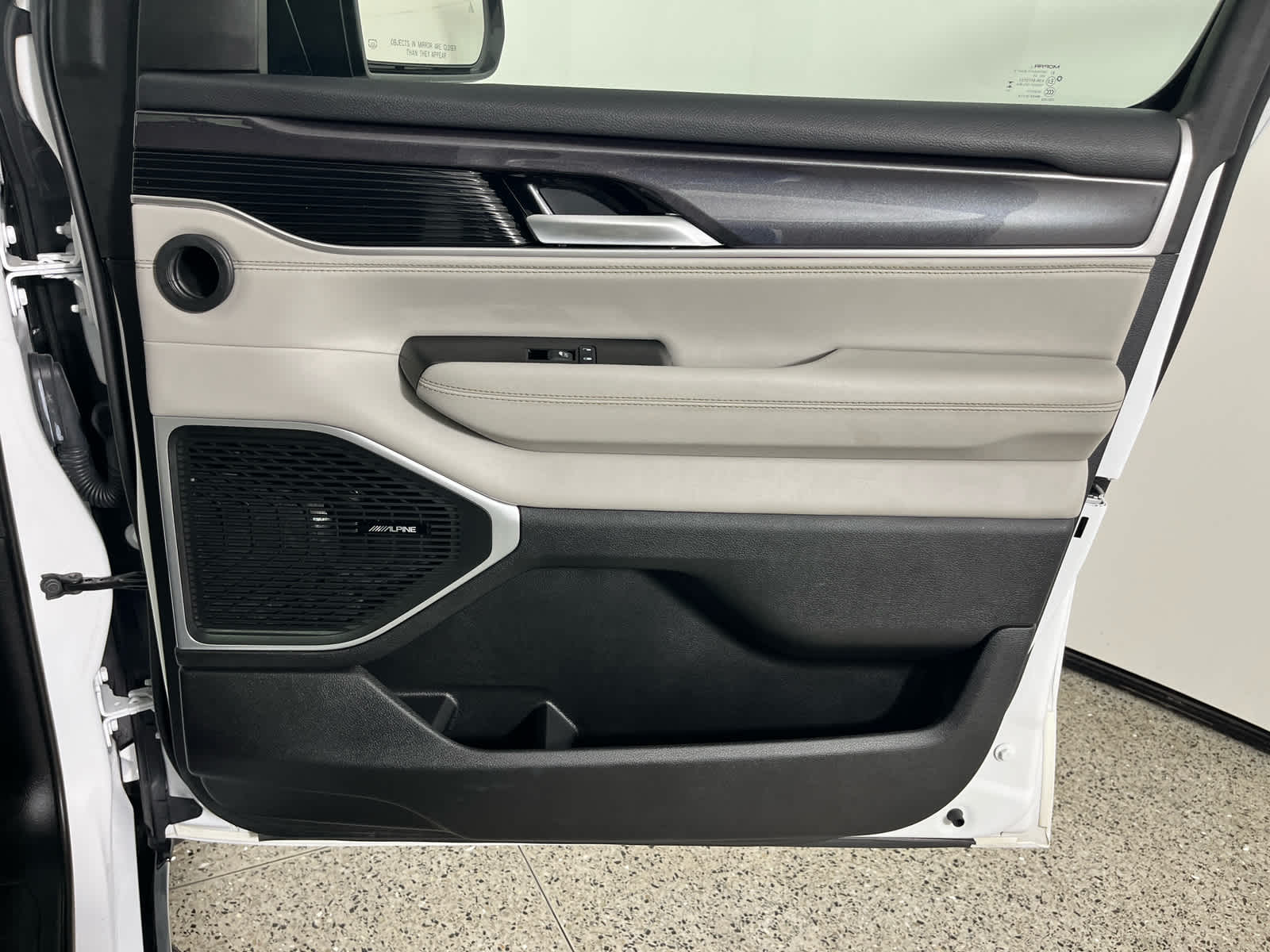 2024 Jeep Wagoneer L Base