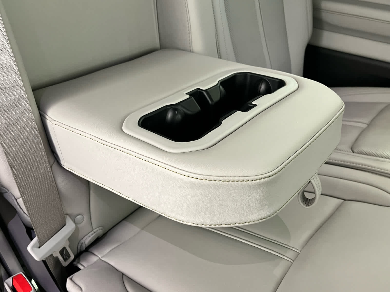 2024 Jeep Wagoneer L Base