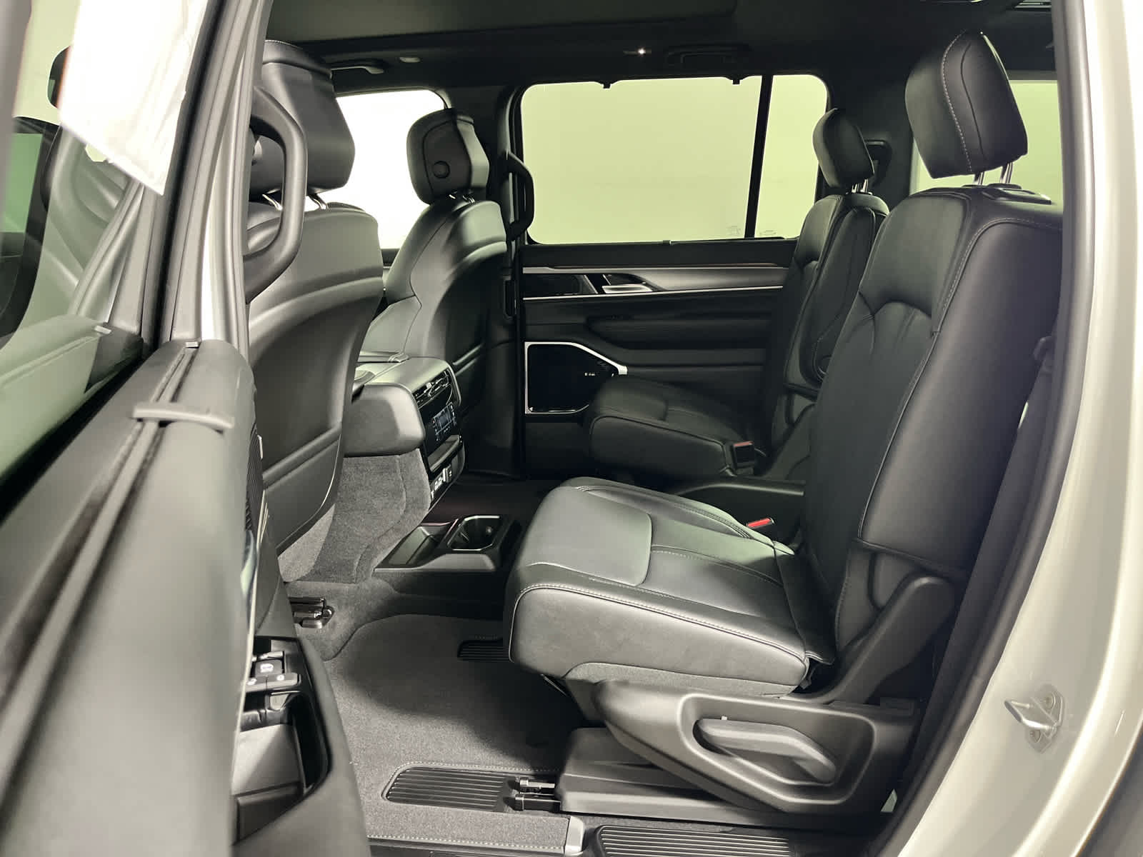 2026 Jeep Grand Wagoneer L Limited Reserve