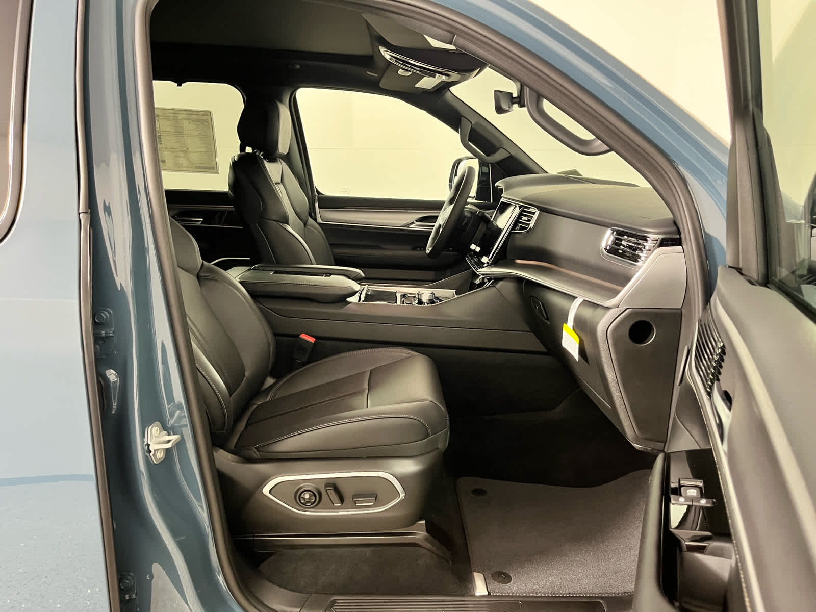 2026 Jeep Grand Wagoneer L Limited Reserve