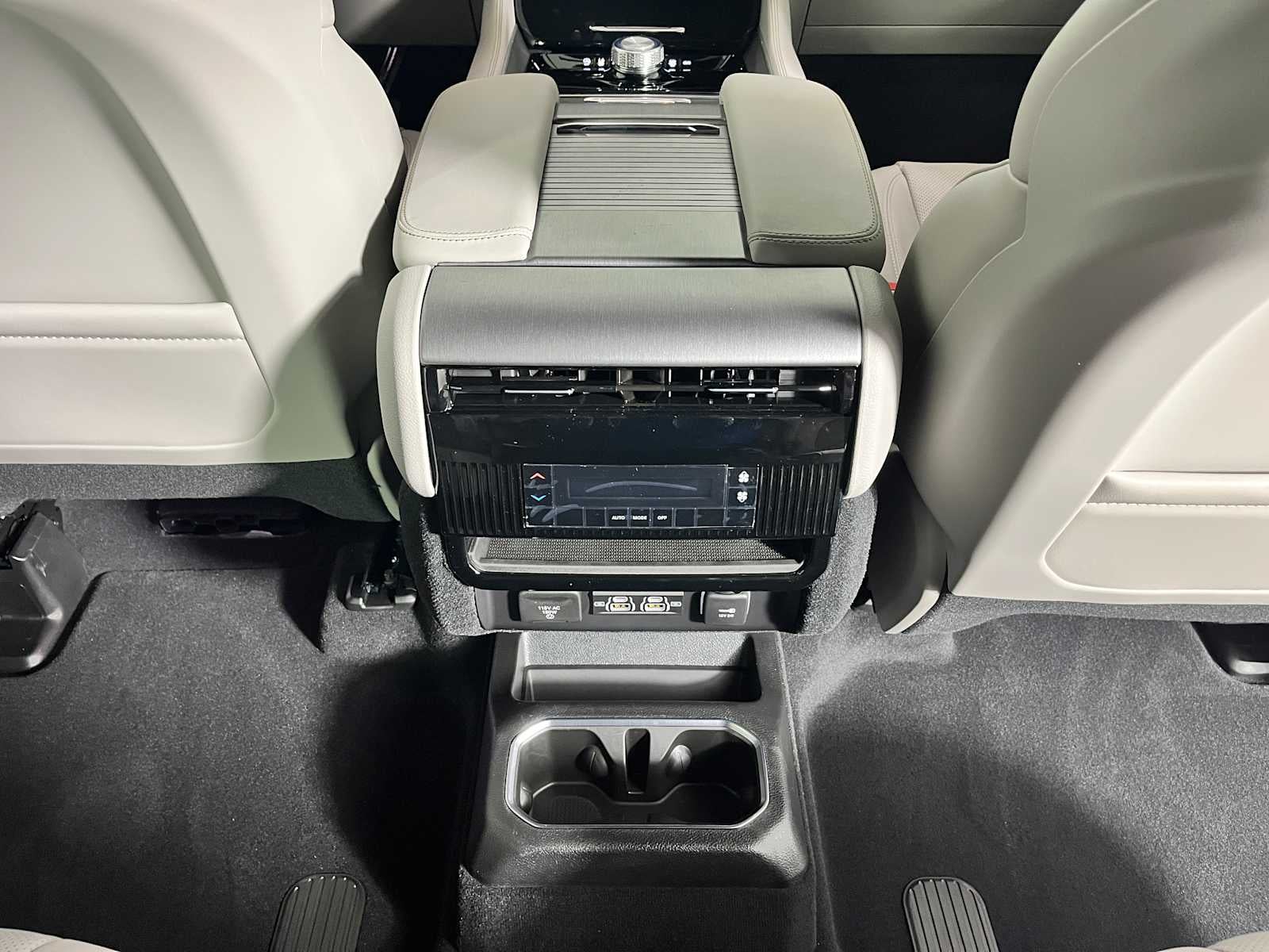 2026 Jeep Grand Wagoneer Base