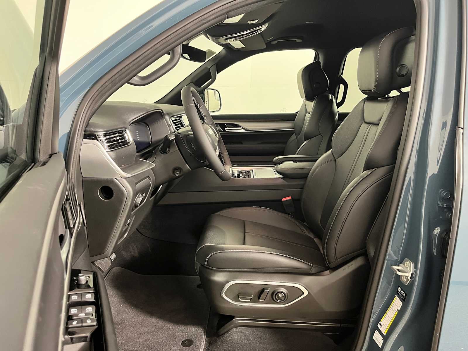 2026 Jeep Grand Wagoneer Base