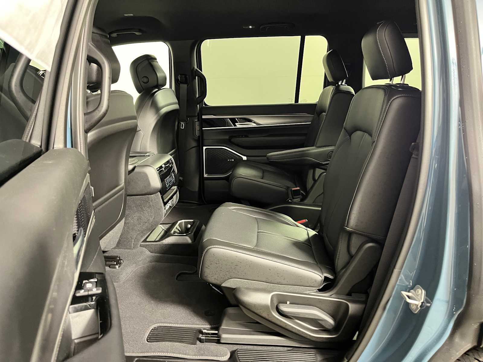 2026 Jeep Grand Wagoneer Base