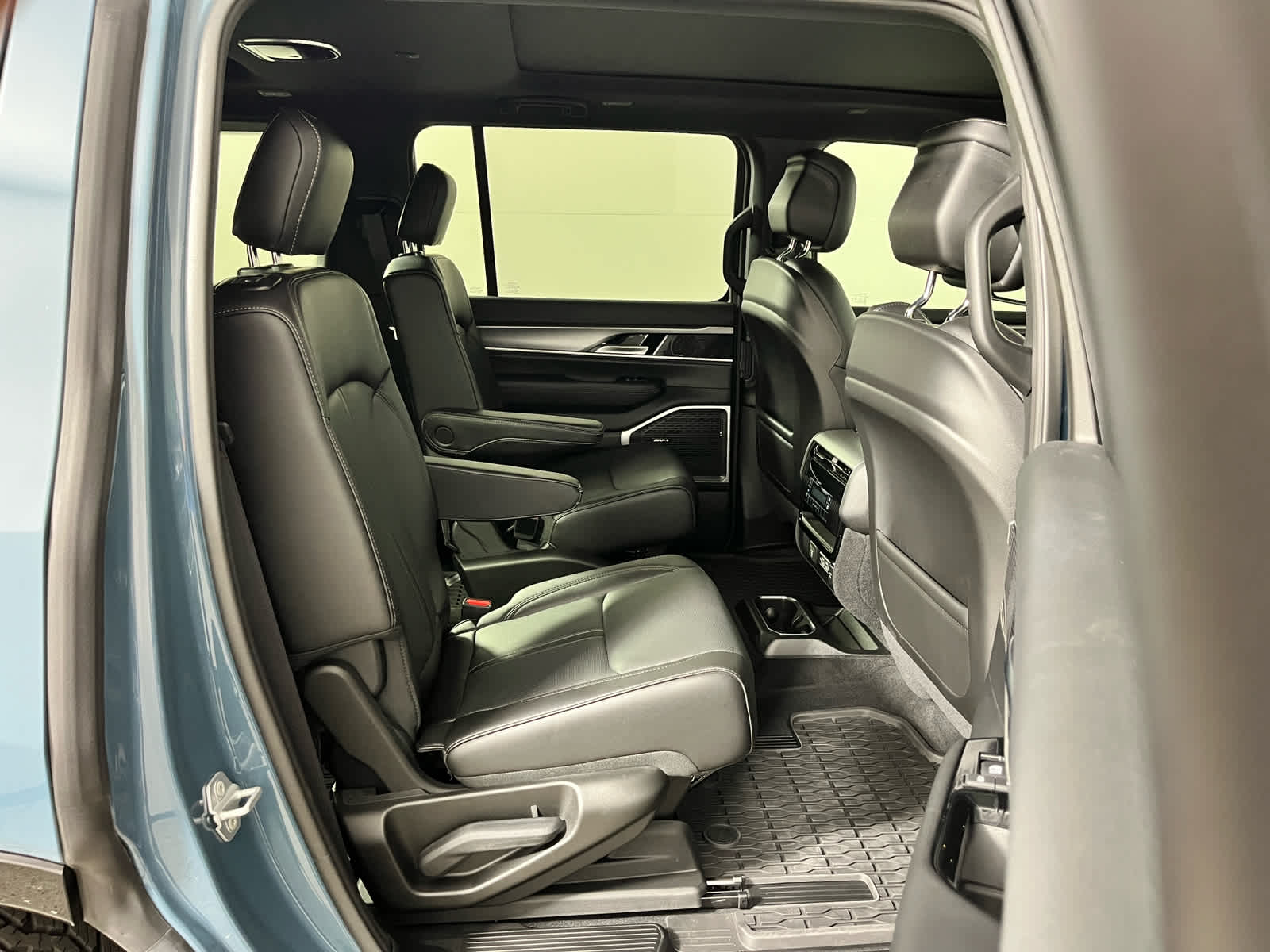 2026 Jeep Grand Wagoneer Upland