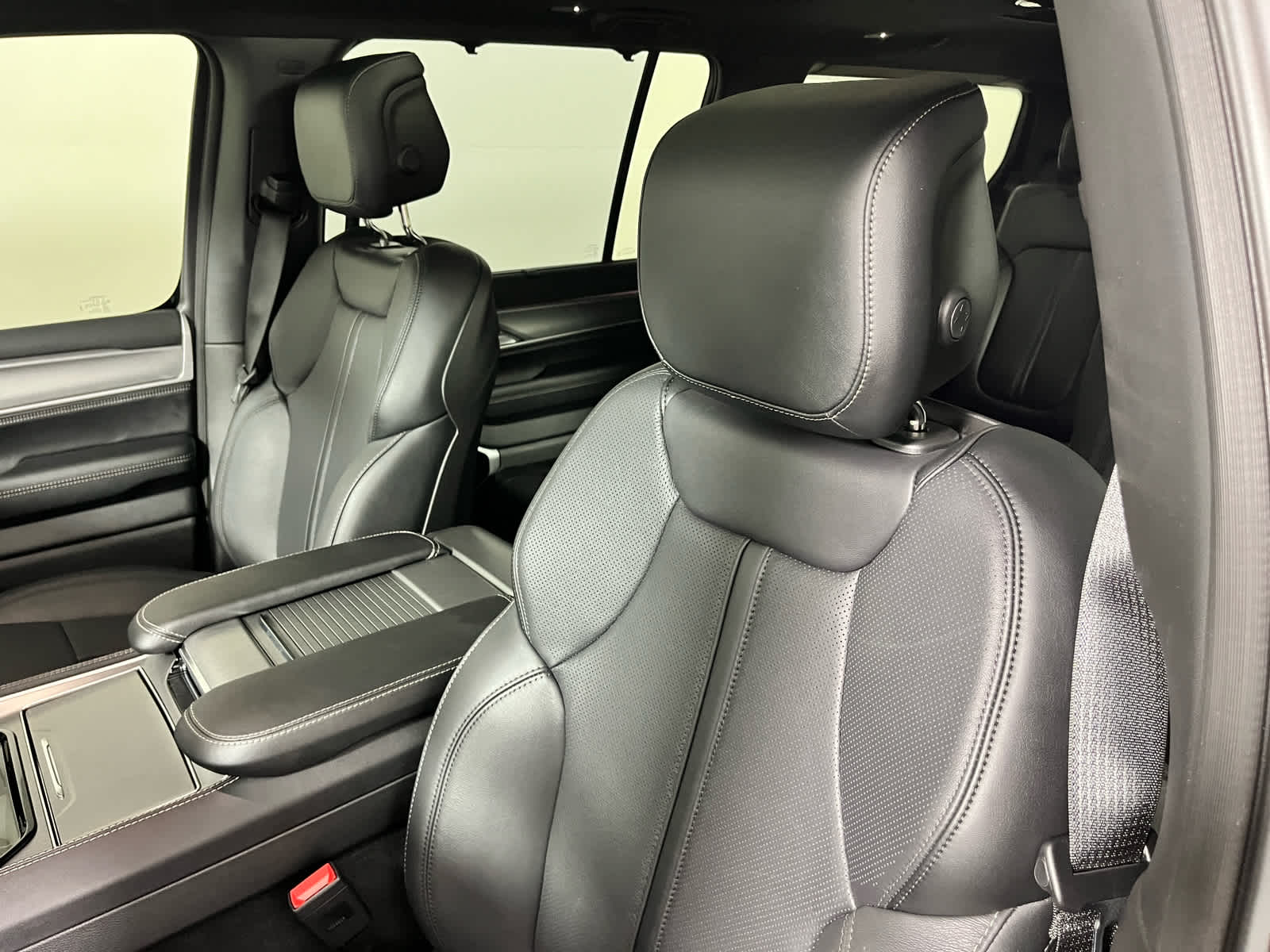 2026 Jeep Grand Wagoneer Limited Reserve
