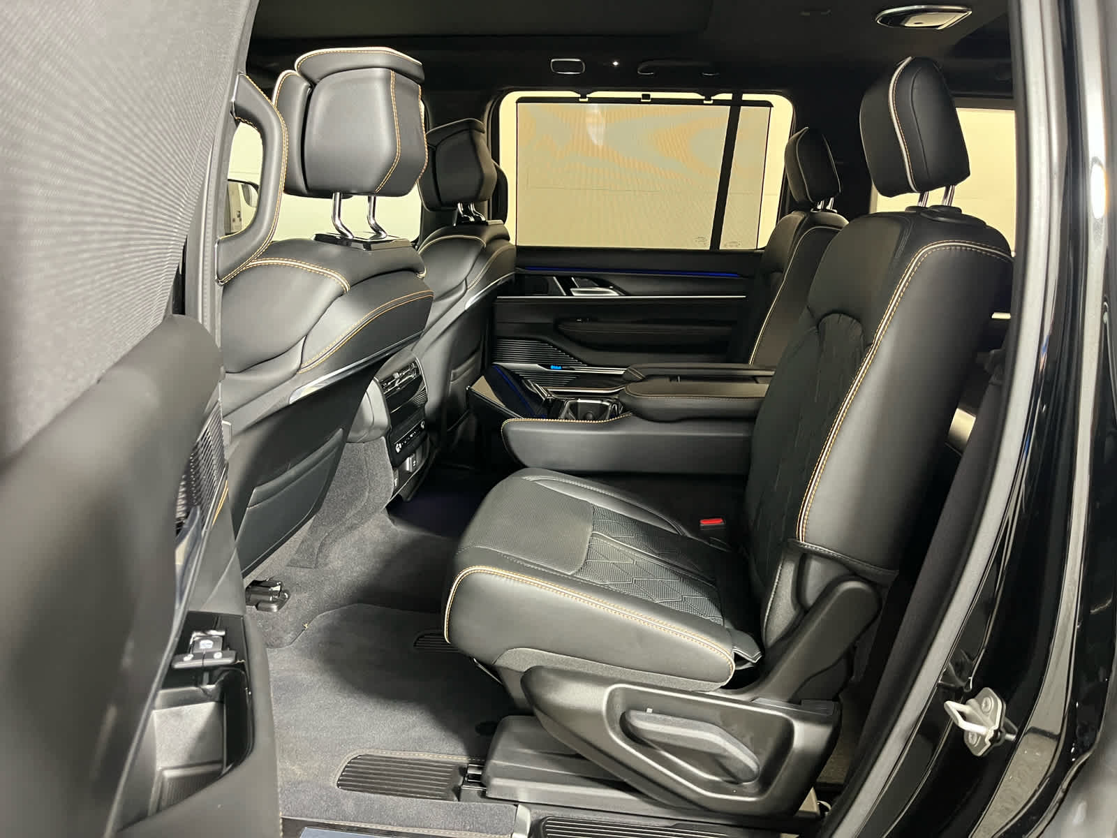 2024 Jeep Grand Wagoneer Series III Obsidian 4x4