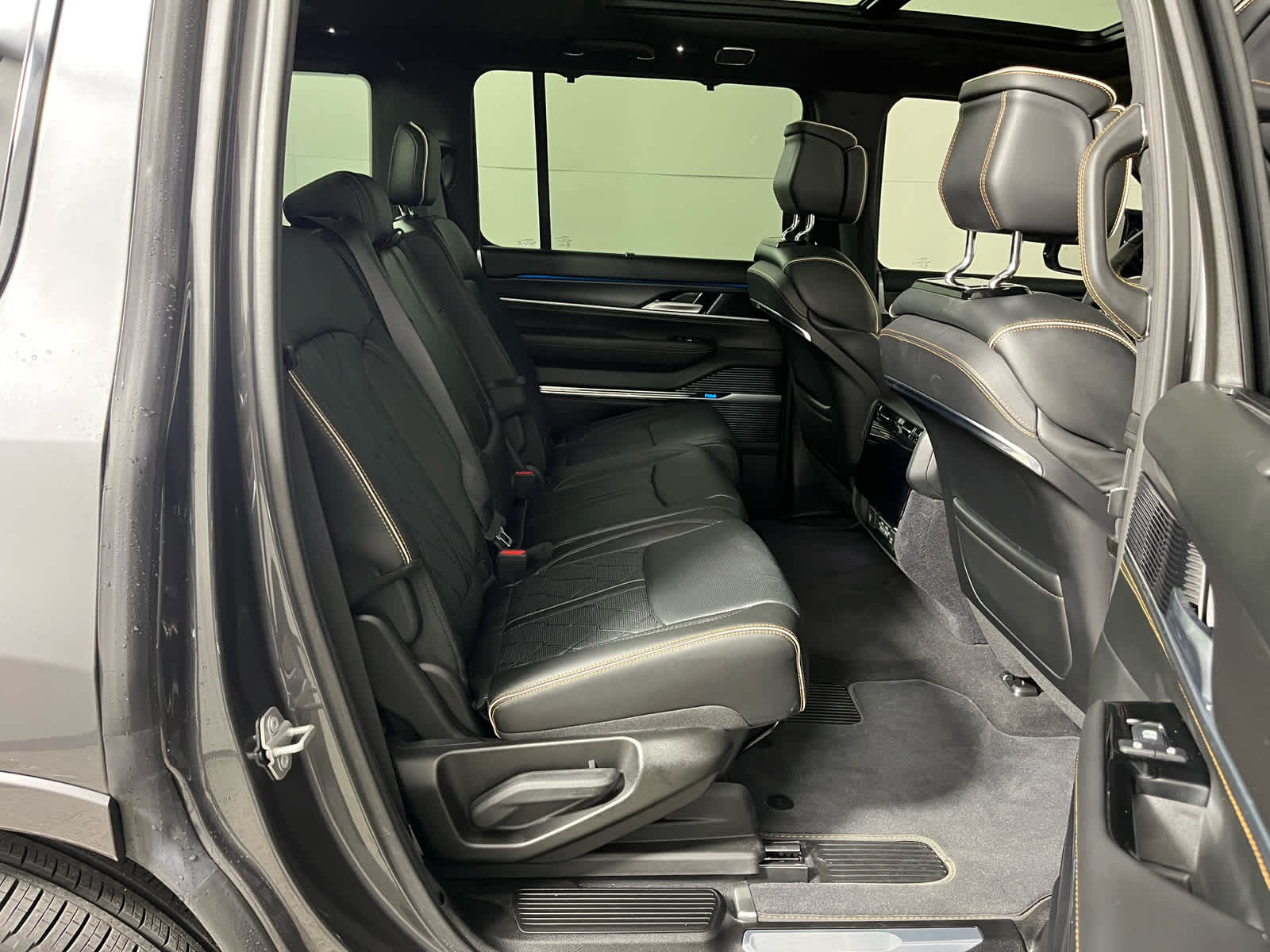 2024 Jeep Grand Wagoneer Series III Obsidian 4x4