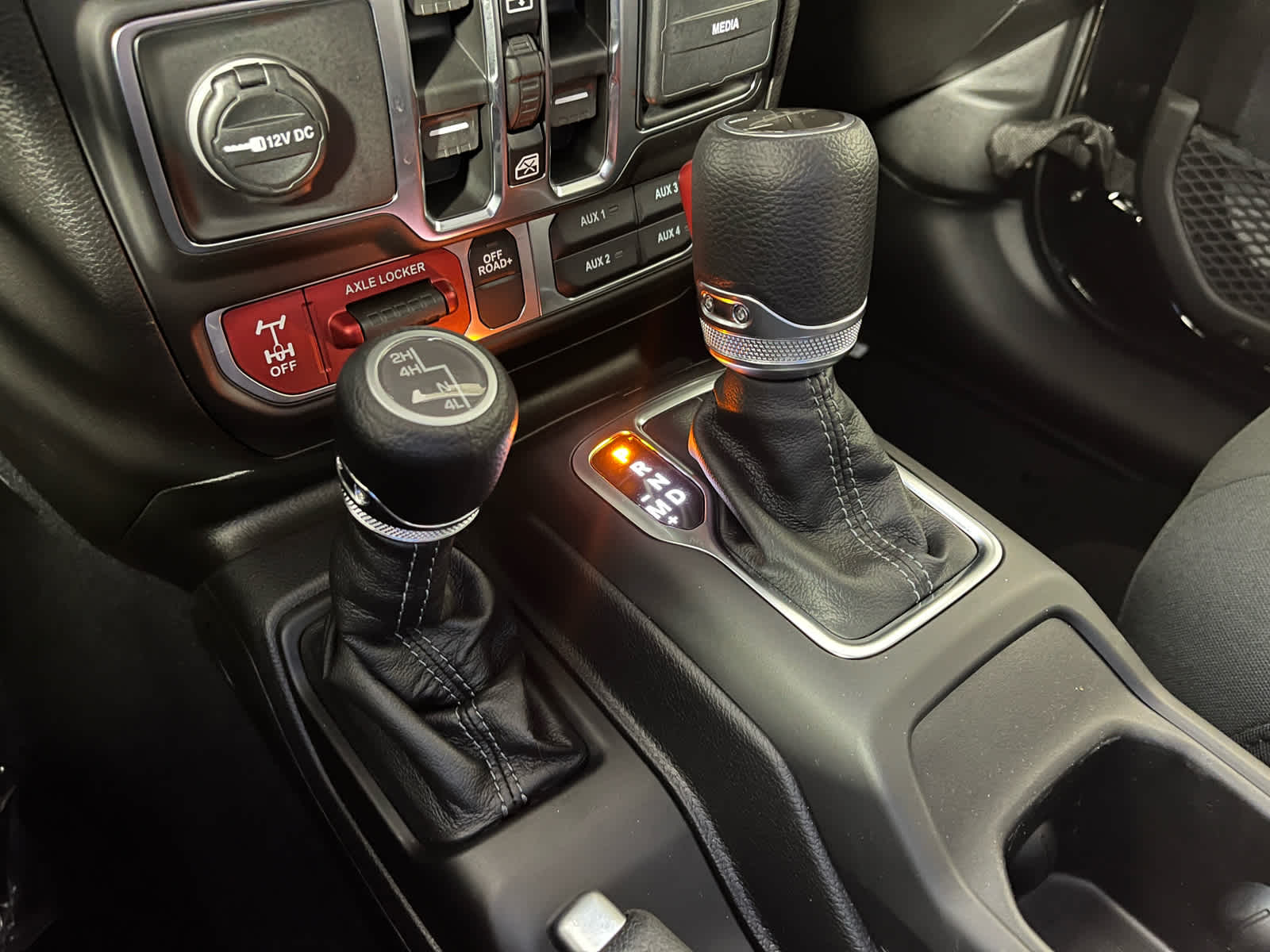 2026 Jeep Gladiator GLADIATOR MOJAVE 4X4