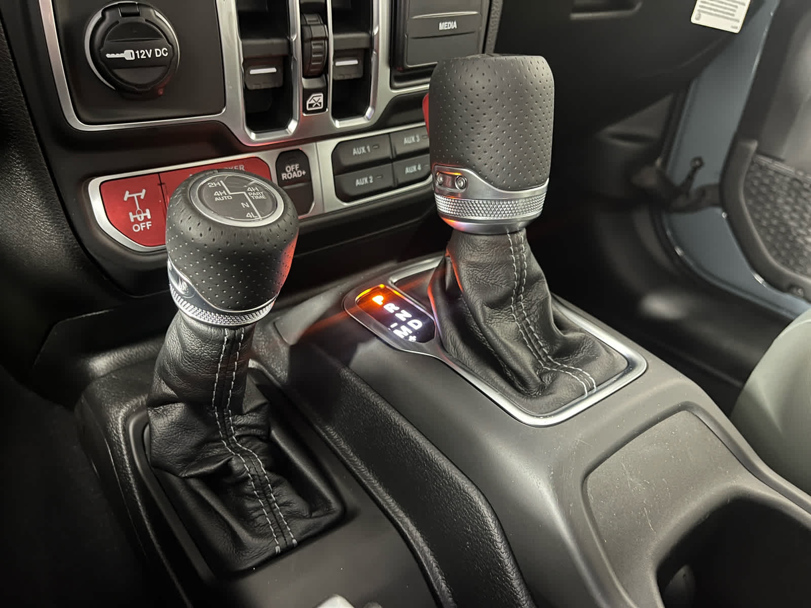 2026 Jeep Gladiator GLADIATOR MOJAVE X 4X4