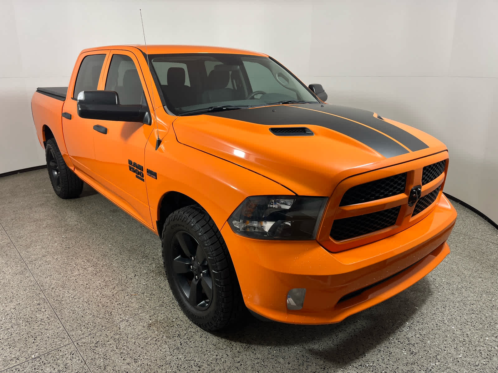 2019 RAM 1500 Classic Express Crew Cab 4x4 5'7' Box