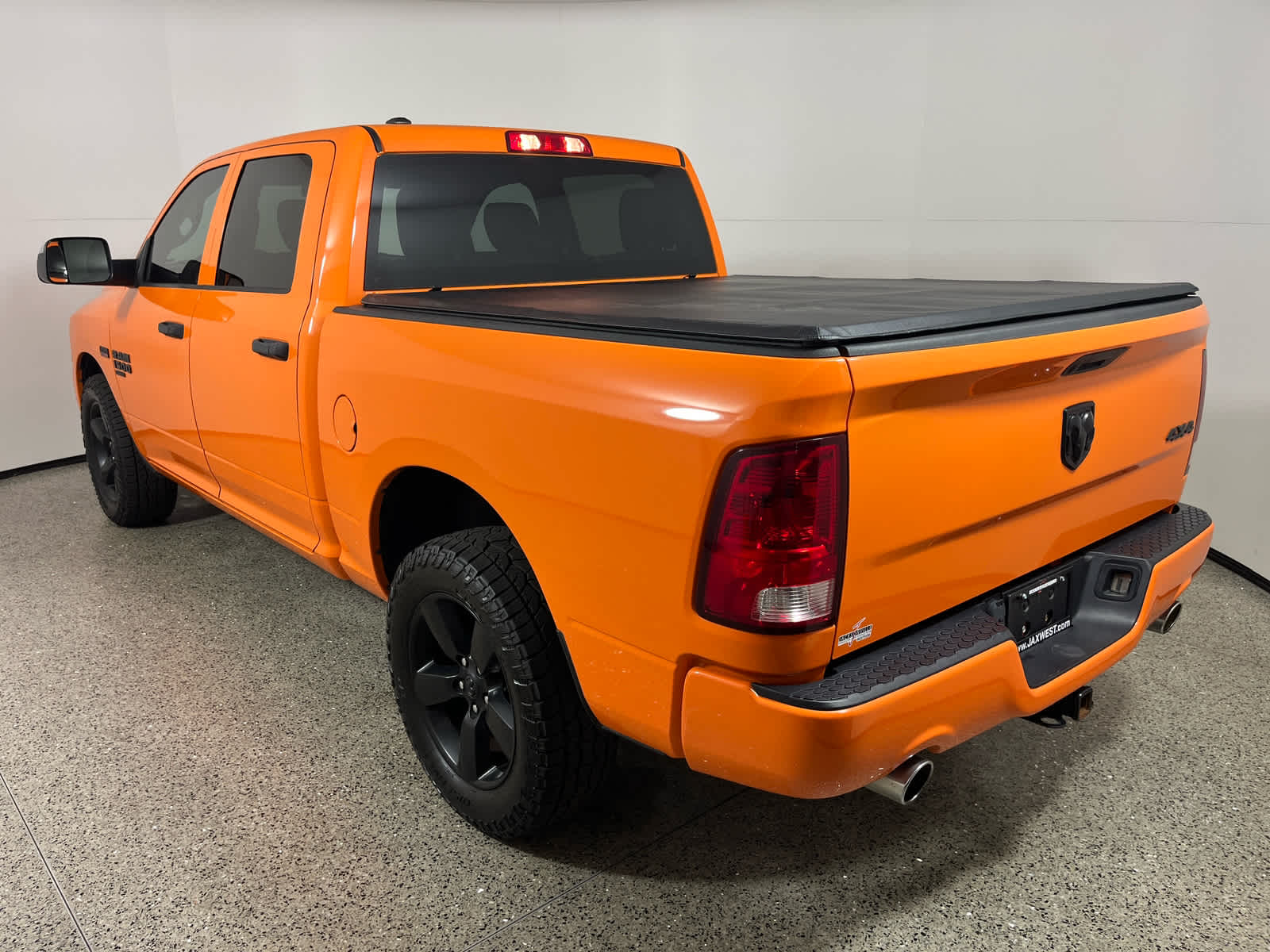 2019 RAM 1500 Classic Express Crew Cab 4x4 5'7' Box