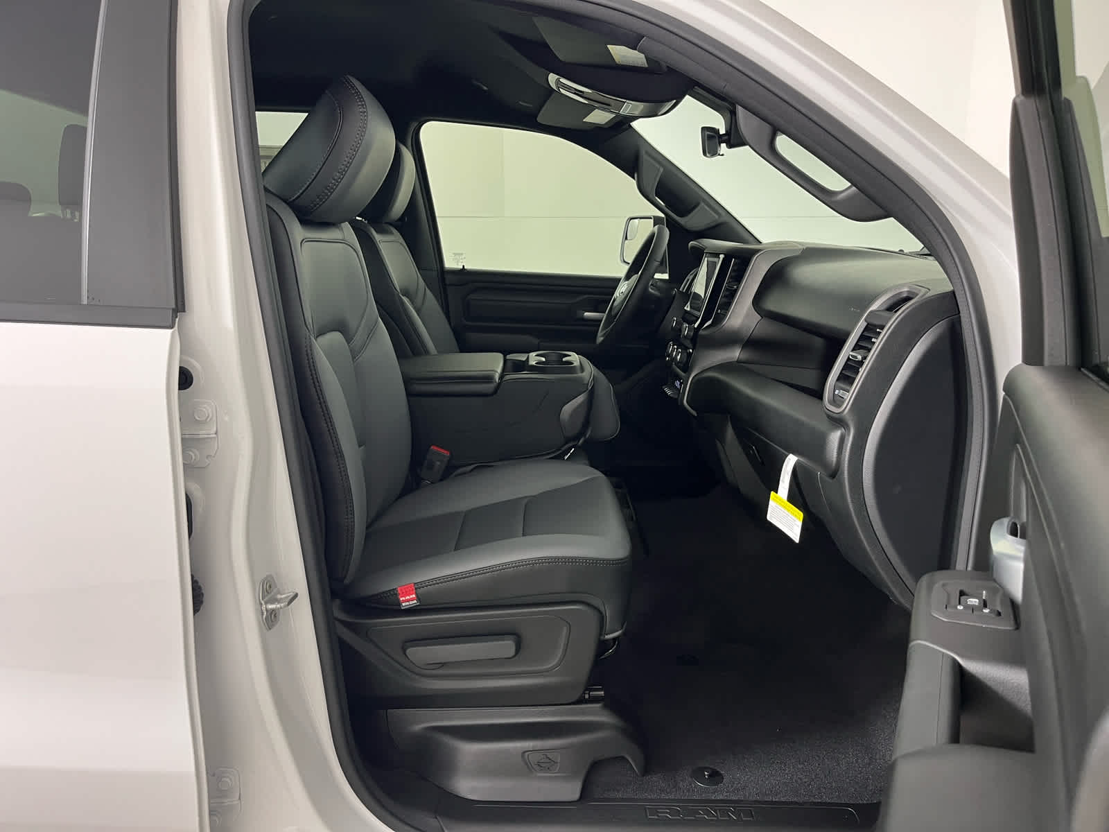 2026 RAM Ram 1500 RAM 1500 TRADESMAN QUAD CAB 4X2 6'4' BOX