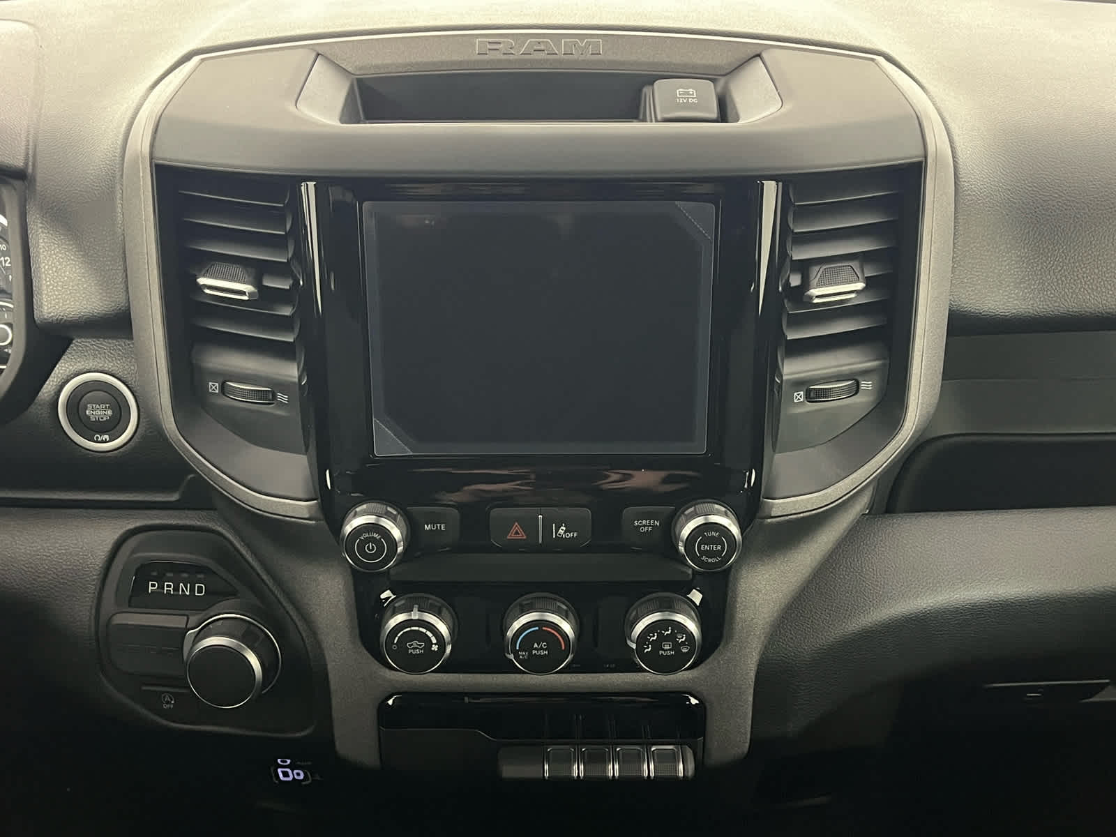 2026 RAM Ram 1500 RAM 1500 TRADESMAN QUAD CAB 4X2 6'4' BOX