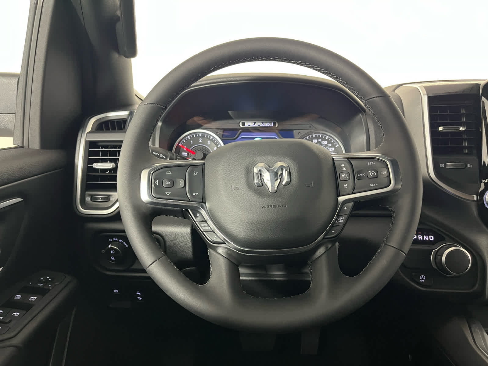 2025 RAM Ram 1500 RAM 1500 BIG HORN CREW CAB 4X2 5'7' BOX