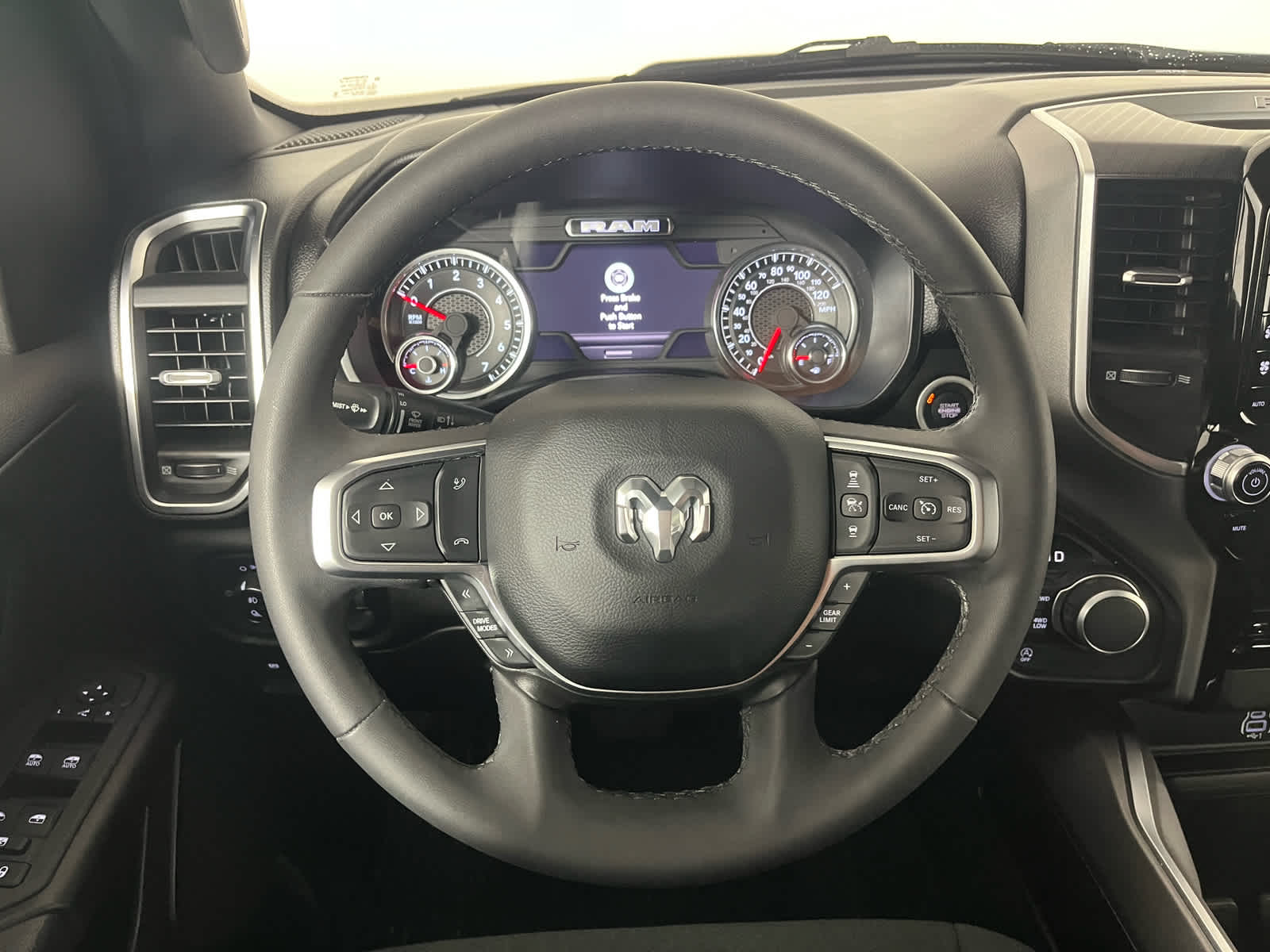 2025 RAM 1500 Big Horn Crew Cab 4x4 5'7' Box