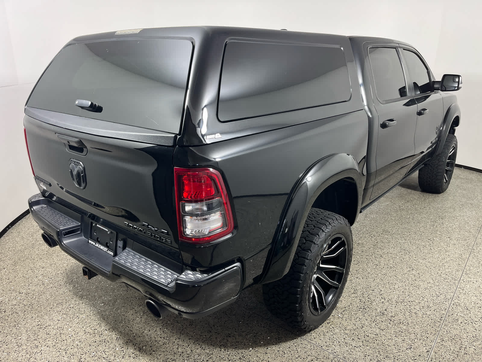 2022 RAM 1500 Big Horn Crew Cab 4x4 5'7' Box