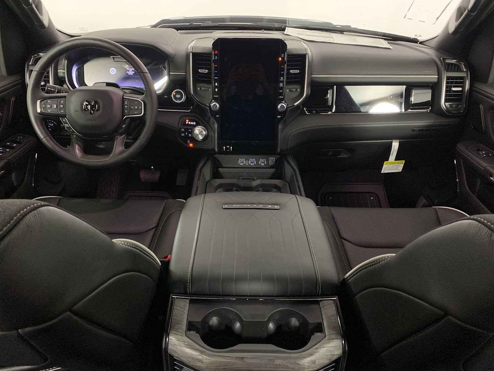 2025 RAM Ram 1500 RAM 1500 LIMITED CREW CAB 4X4 5'7' BOX