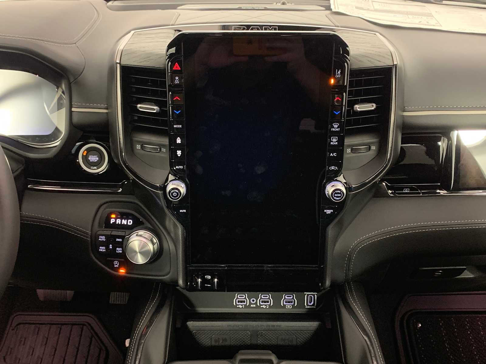 2025 RAM Ram 1500 RAM 1500 LIMITED CREW CAB 4X4 5'7' BOX