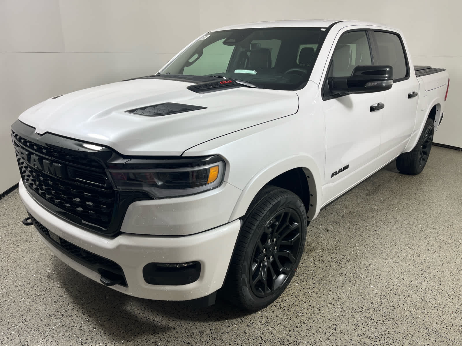 2026 RAM Ram 1500 RAM 1500 LIMITED CREW CAB 4X4 5'7' BOX