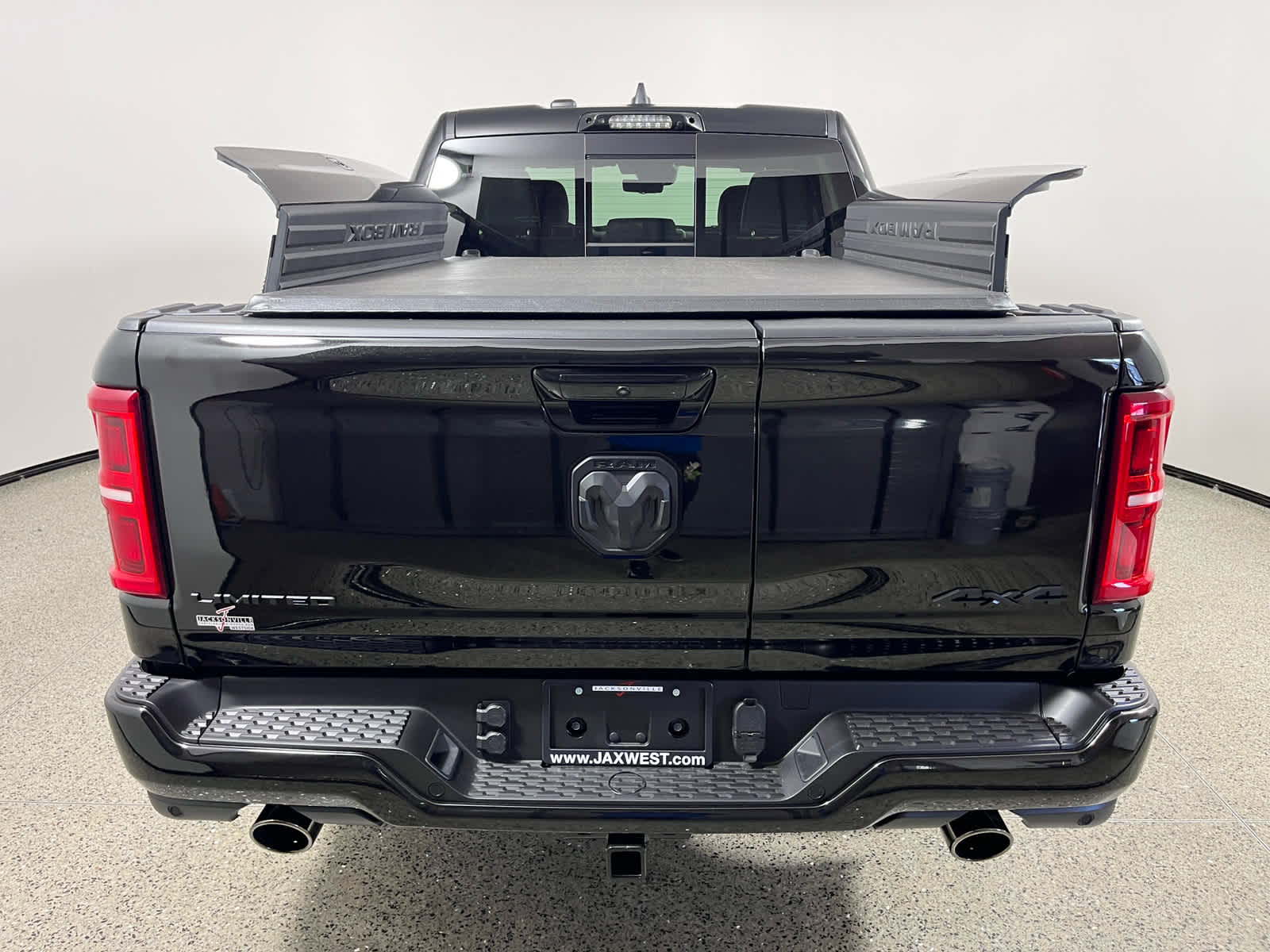 2026 RAM Ram 1500 RAM 1500 LIMITED CREW CAB 4X4 5'7' BOX