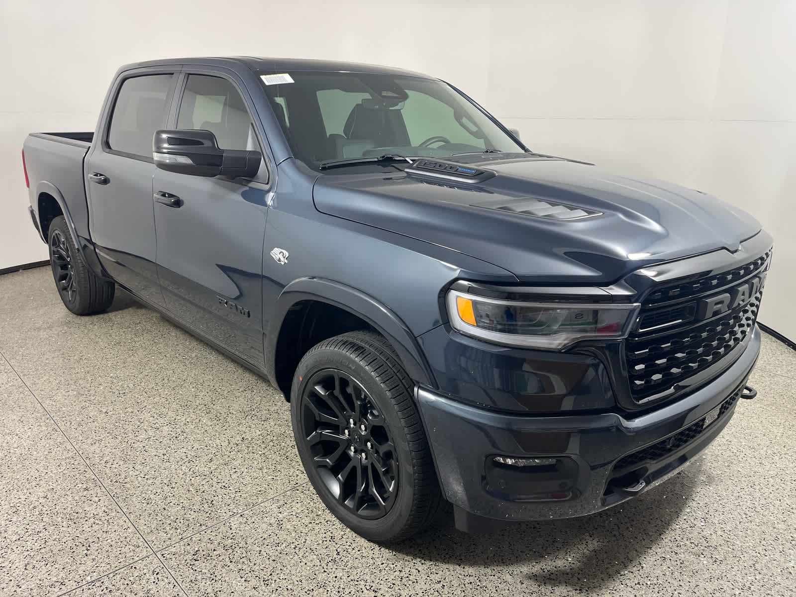 2026 RAM Ram 1500 RAM 1500 LIMITED CREW CAB 4X4 5'7' BOX