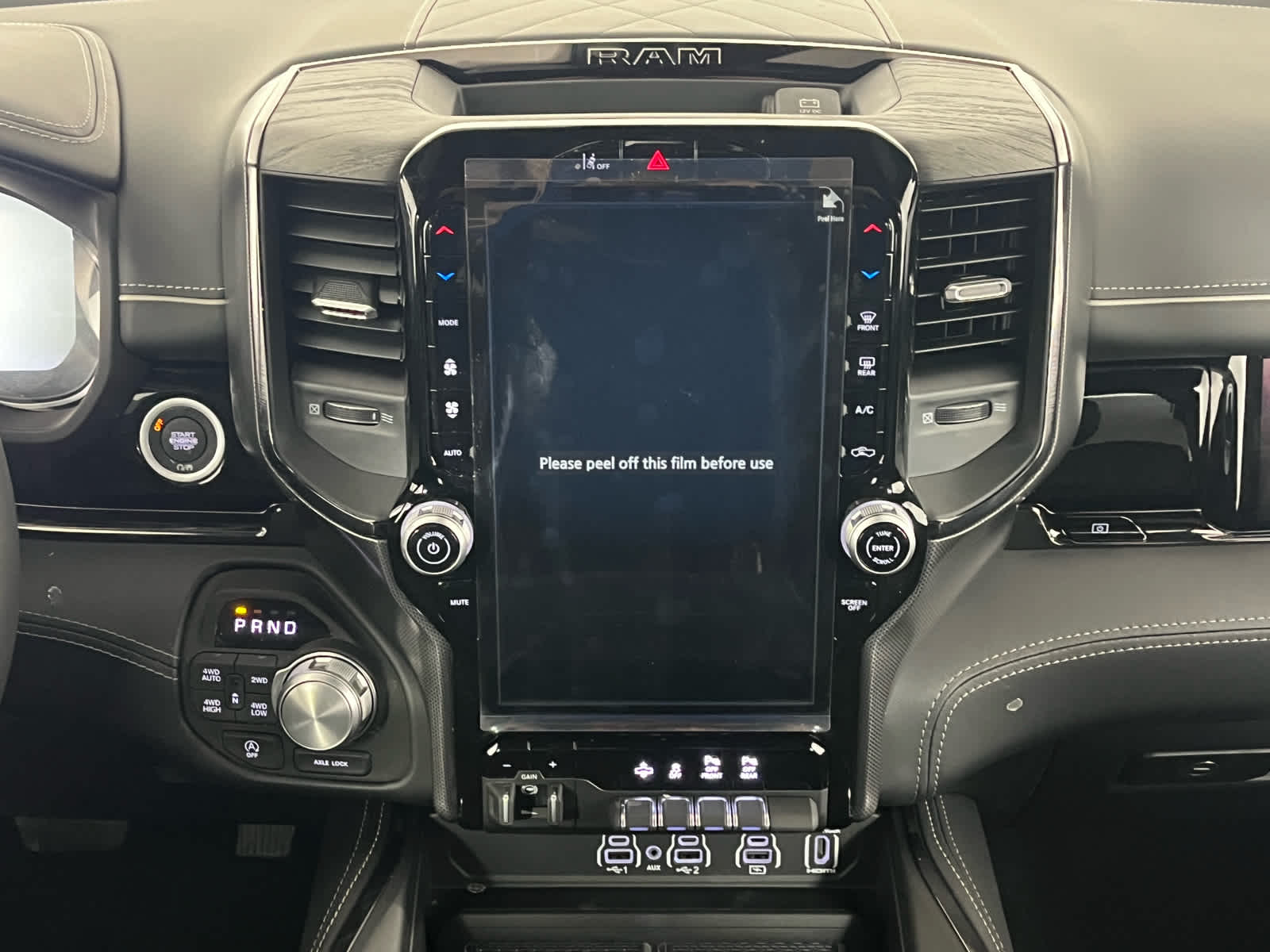 2026 RAM Ram 1500 RAM 1500 LIMITED CREW CAB 4X4 5'7' BOX