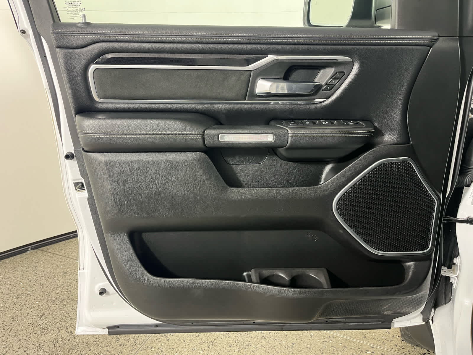 2022 RAM 1500 Laramie Crew Cab 4x4 5'7' Box