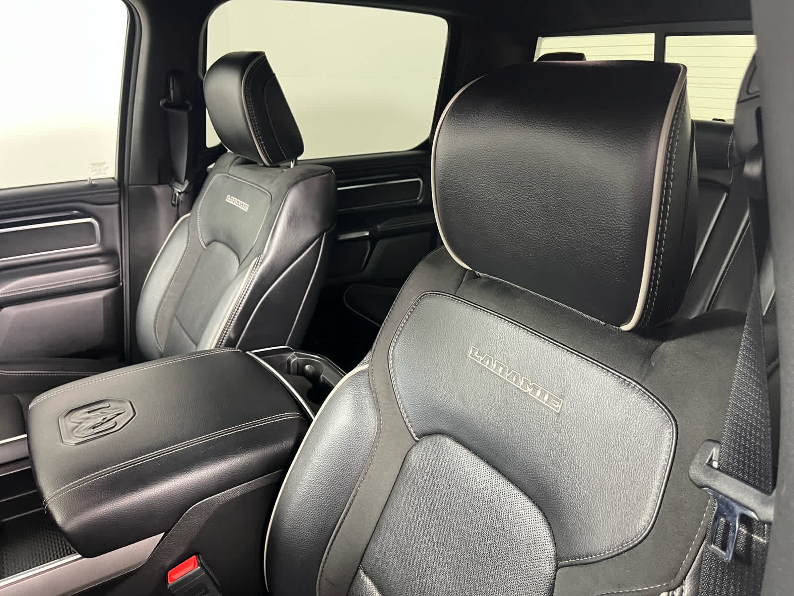 2022 RAM 1500 Laramie Crew Cab 4x4 5'7' Box