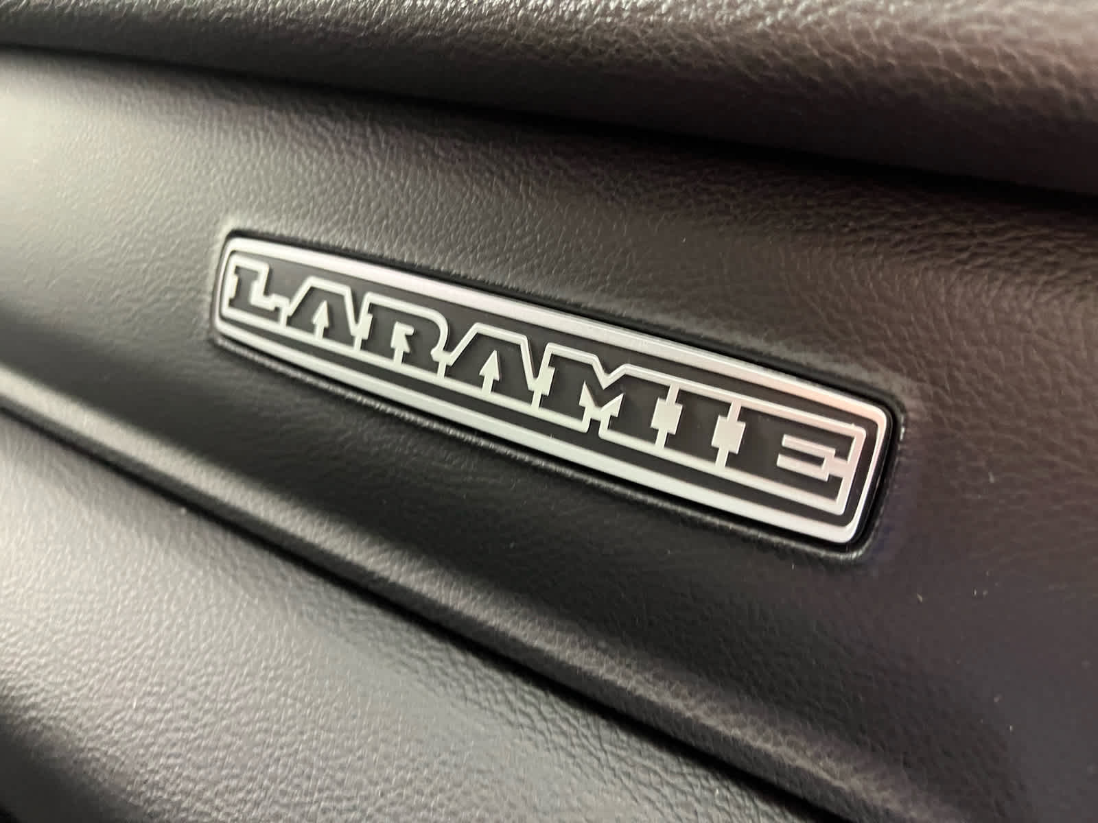 2022 RAM 1500 Laramie Crew Cab 4x4 5'7' Box