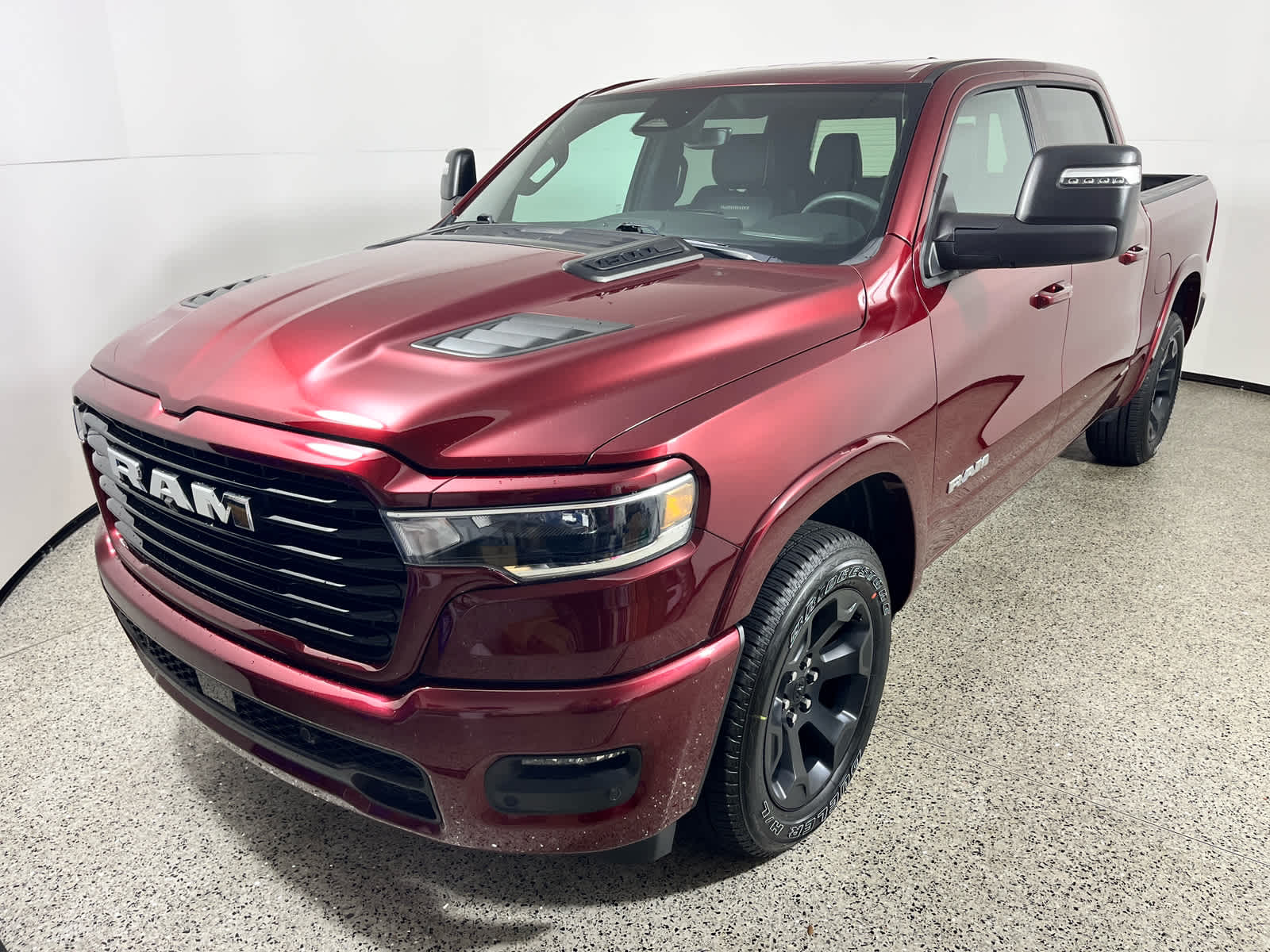 2025 RAM 1500 Laramie Crew Cab 4x4 5'7' Box