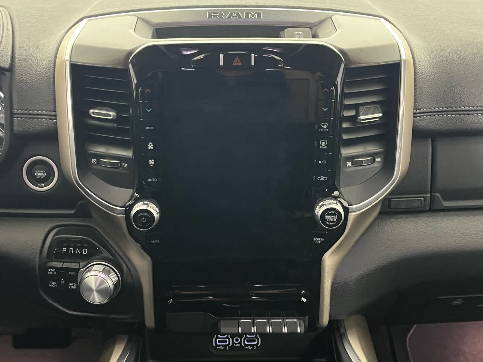 2022 RAM 1500 Laramie Crew Cab 4x4 5'7' Box