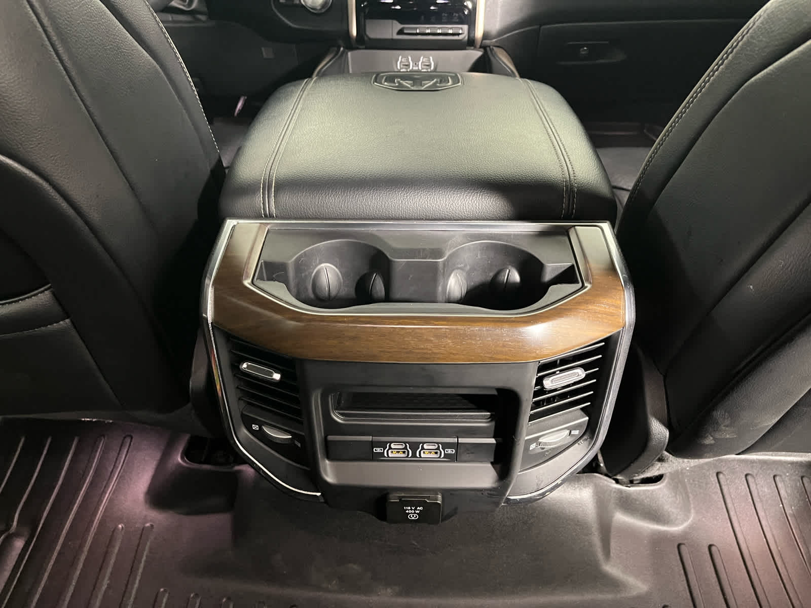 2022 RAM 1500 Laramie Crew Cab 4x4 5'7' Box