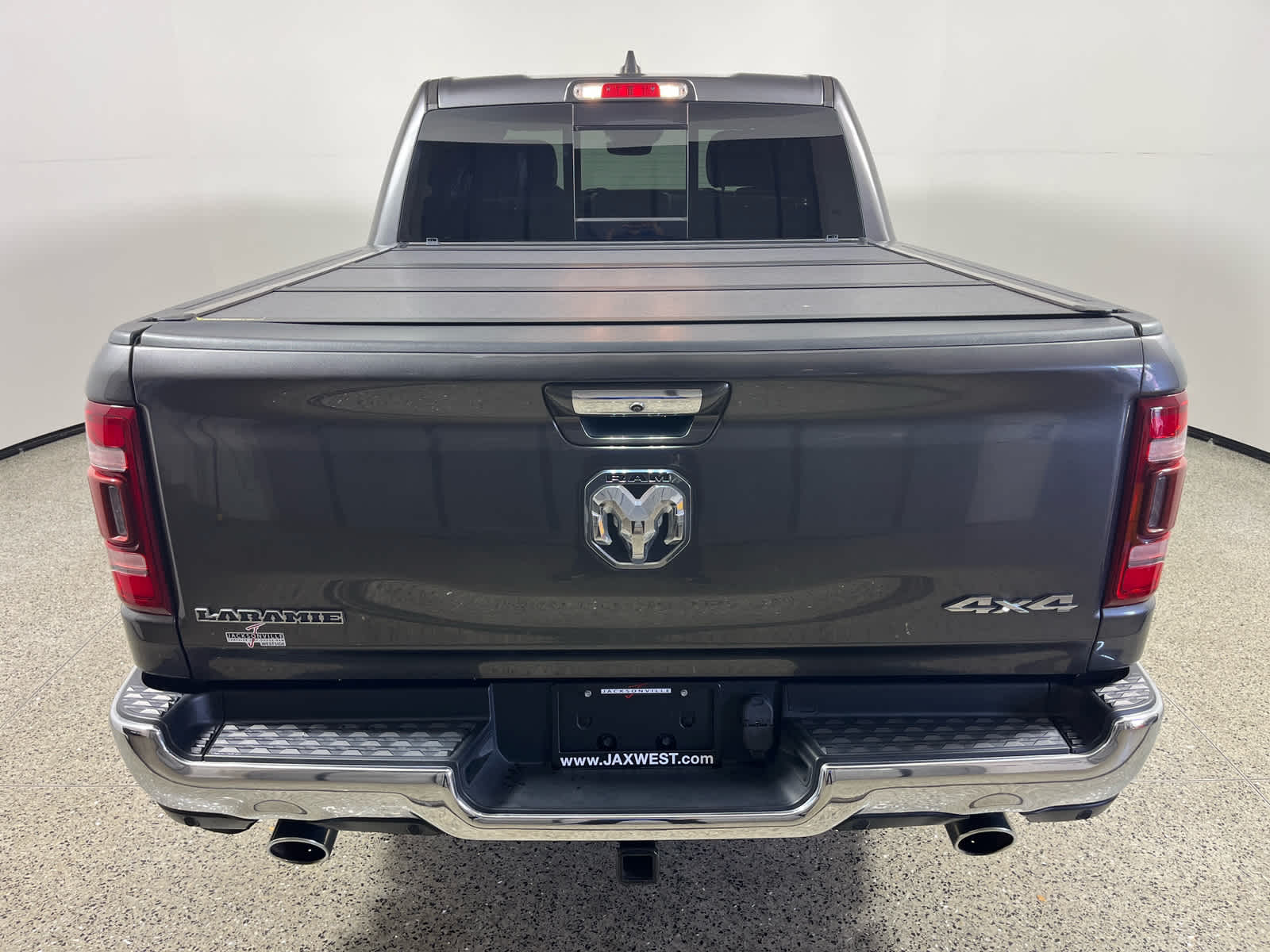 2022 RAM 1500 Laramie Crew Cab 4x4 5'7' Box