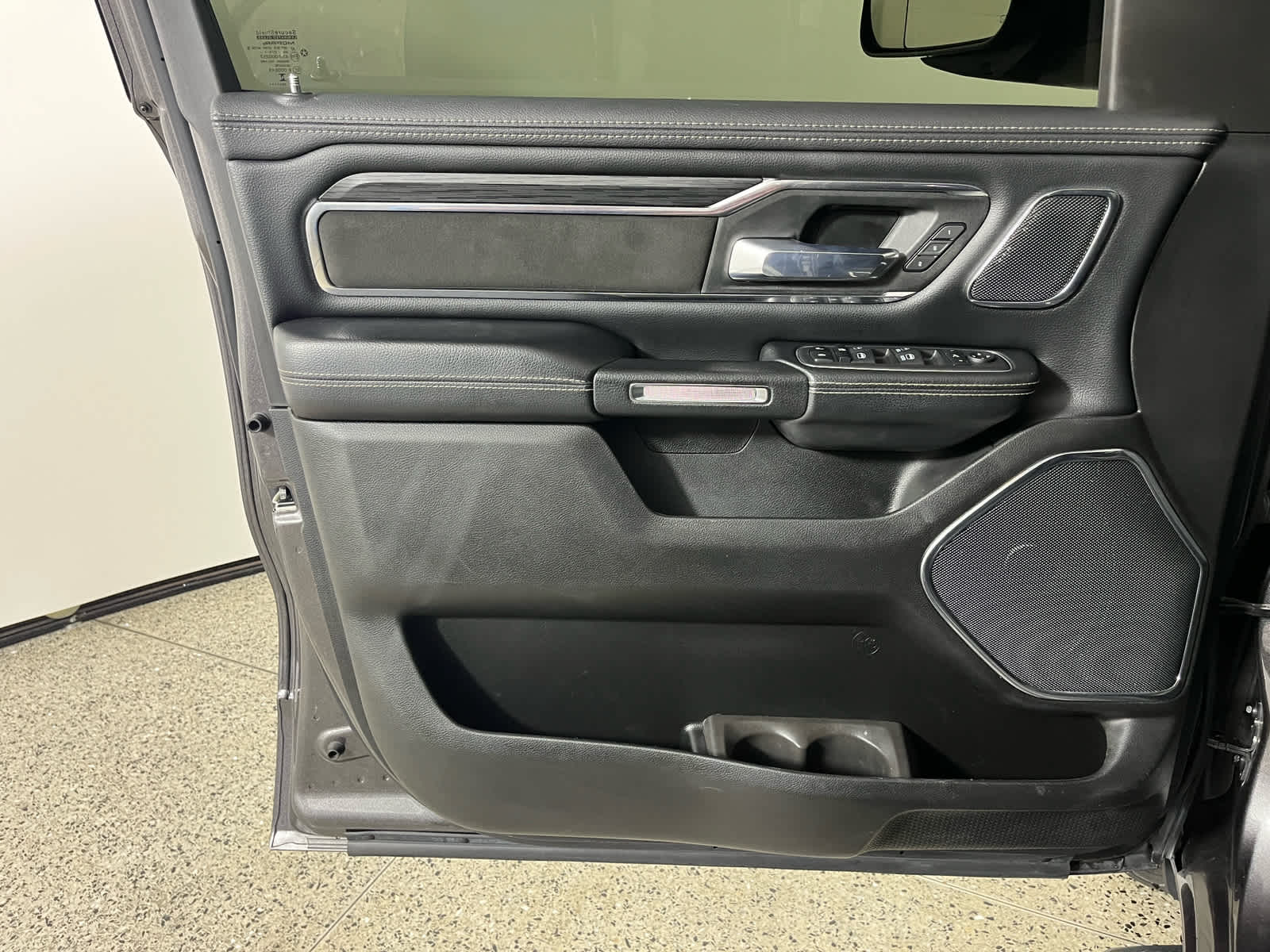 2024 RAM 1500 Laramie Crew Cab 4x4 5'7' Box