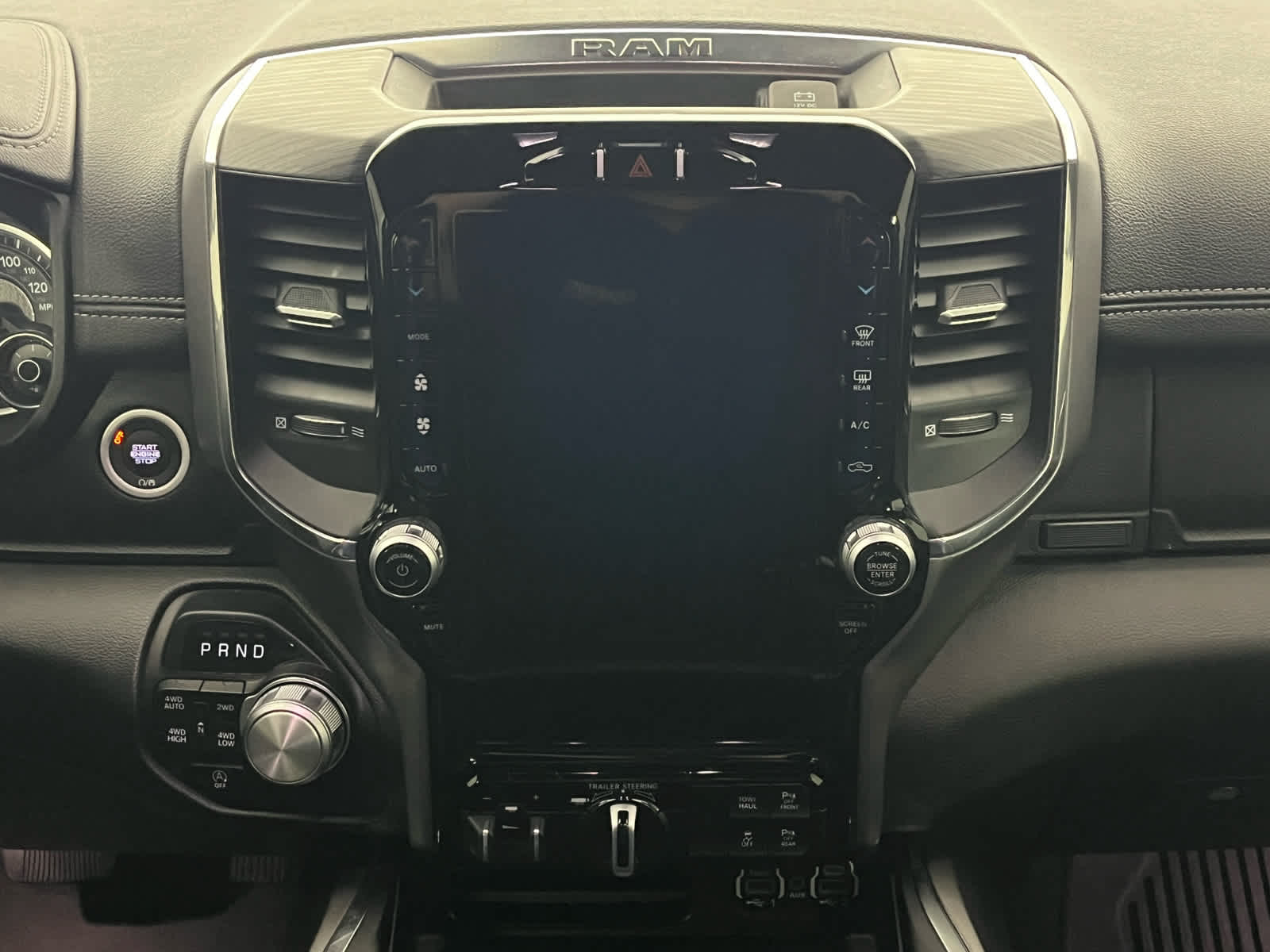 2024 RAM 1500 Laramie Crew Cab 4x4 5'7' Box