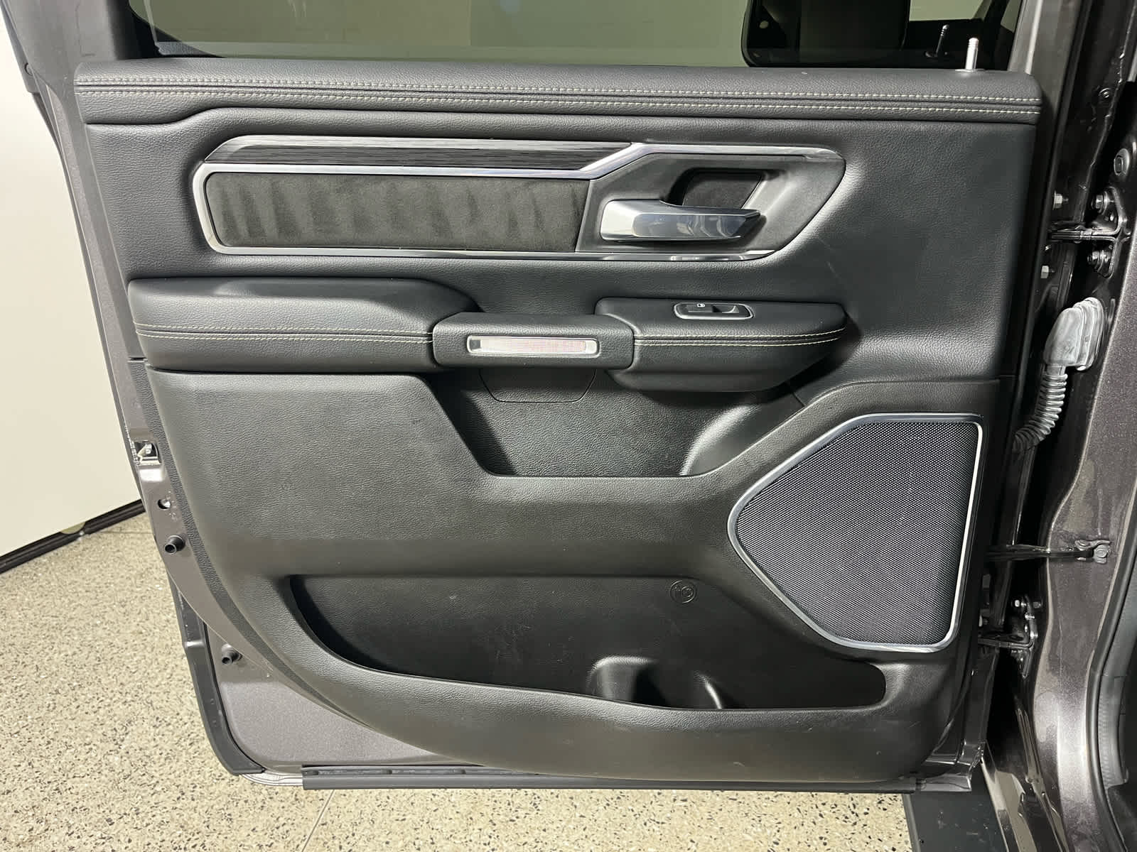 2024 RAM 1500 Laramie Crew Cab 4x4 5'7' Box