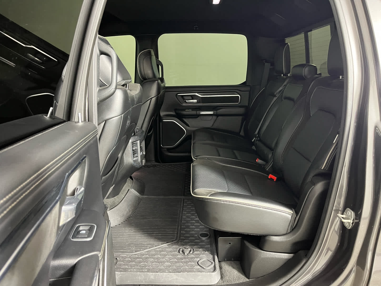 2024 RAM 1500 Laramie Crew Cab 4x4 5'7' Box