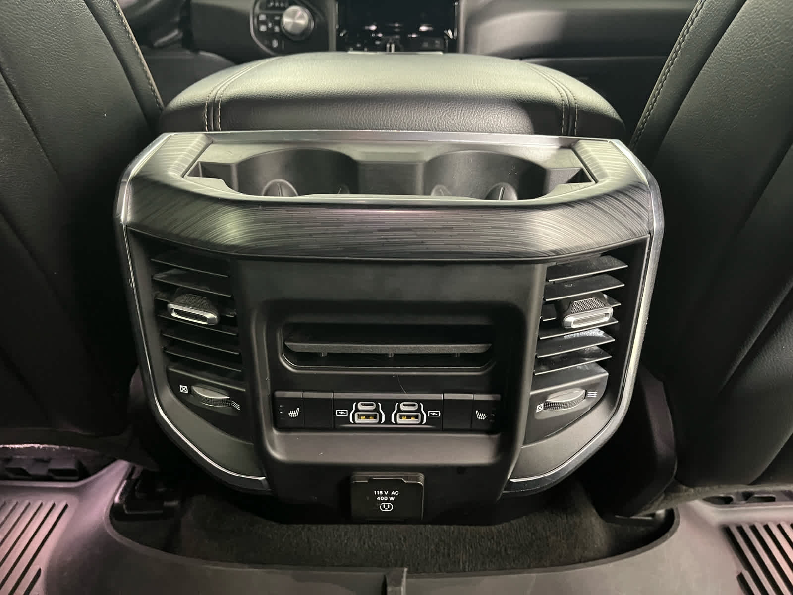 2024 RAM 1500 Laramie Crew Cab 4x4 5'7' Box