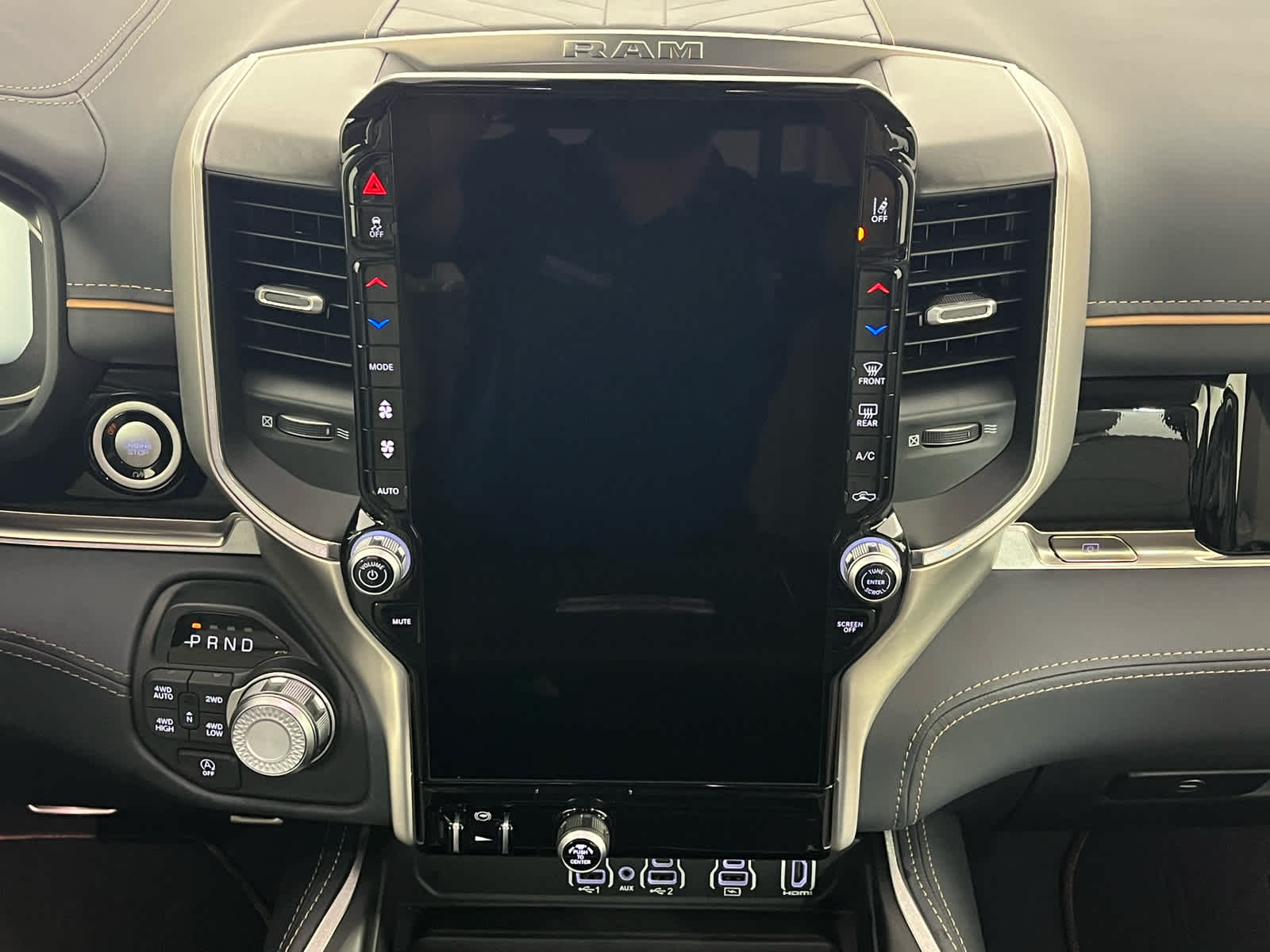 2025 RAM 1500 Tungsten Crew Cab 4x4 5'7' Box