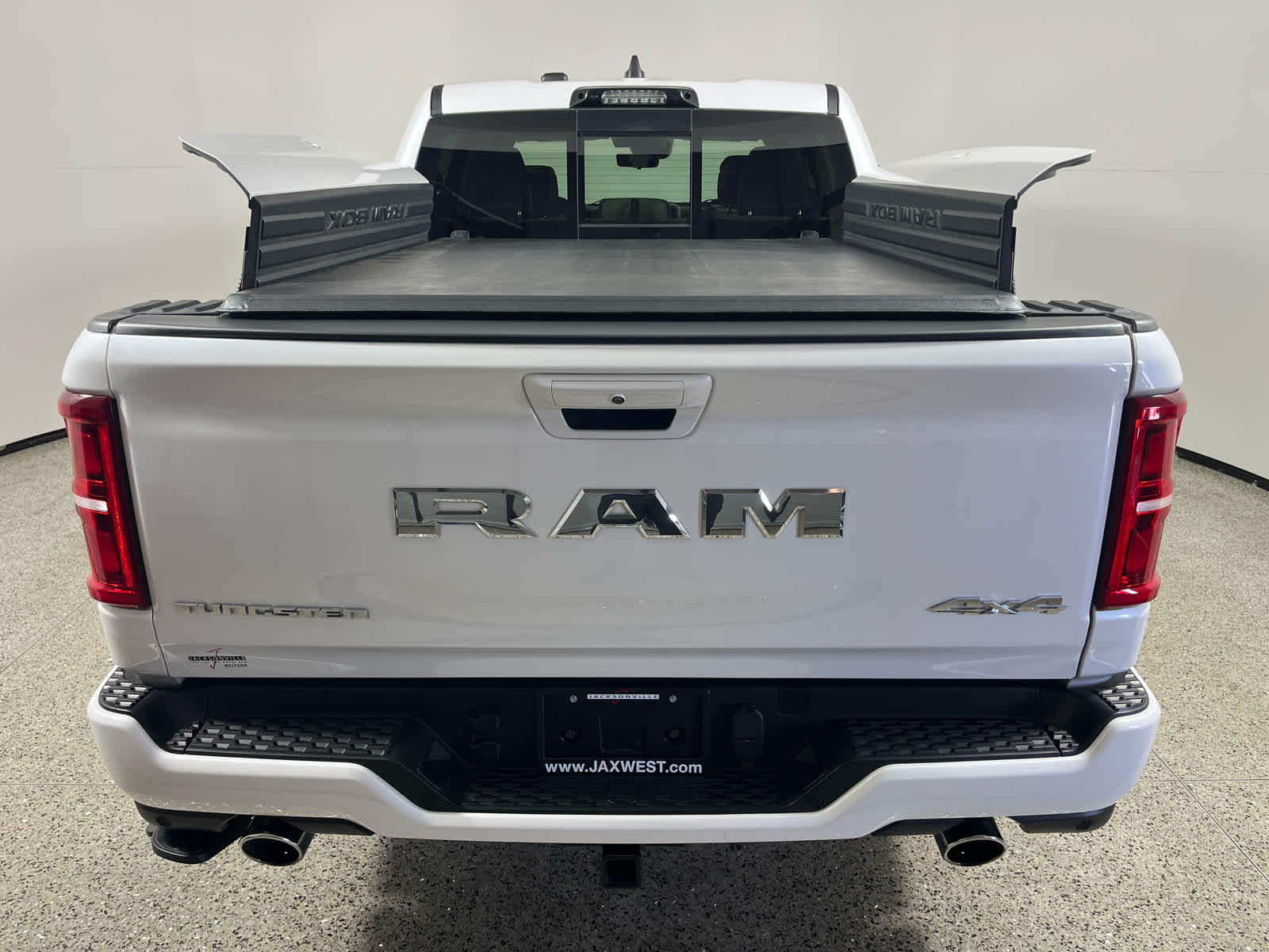 2025 RAM 1500 Tungsten Crew Cab 4x4 5'7' Box