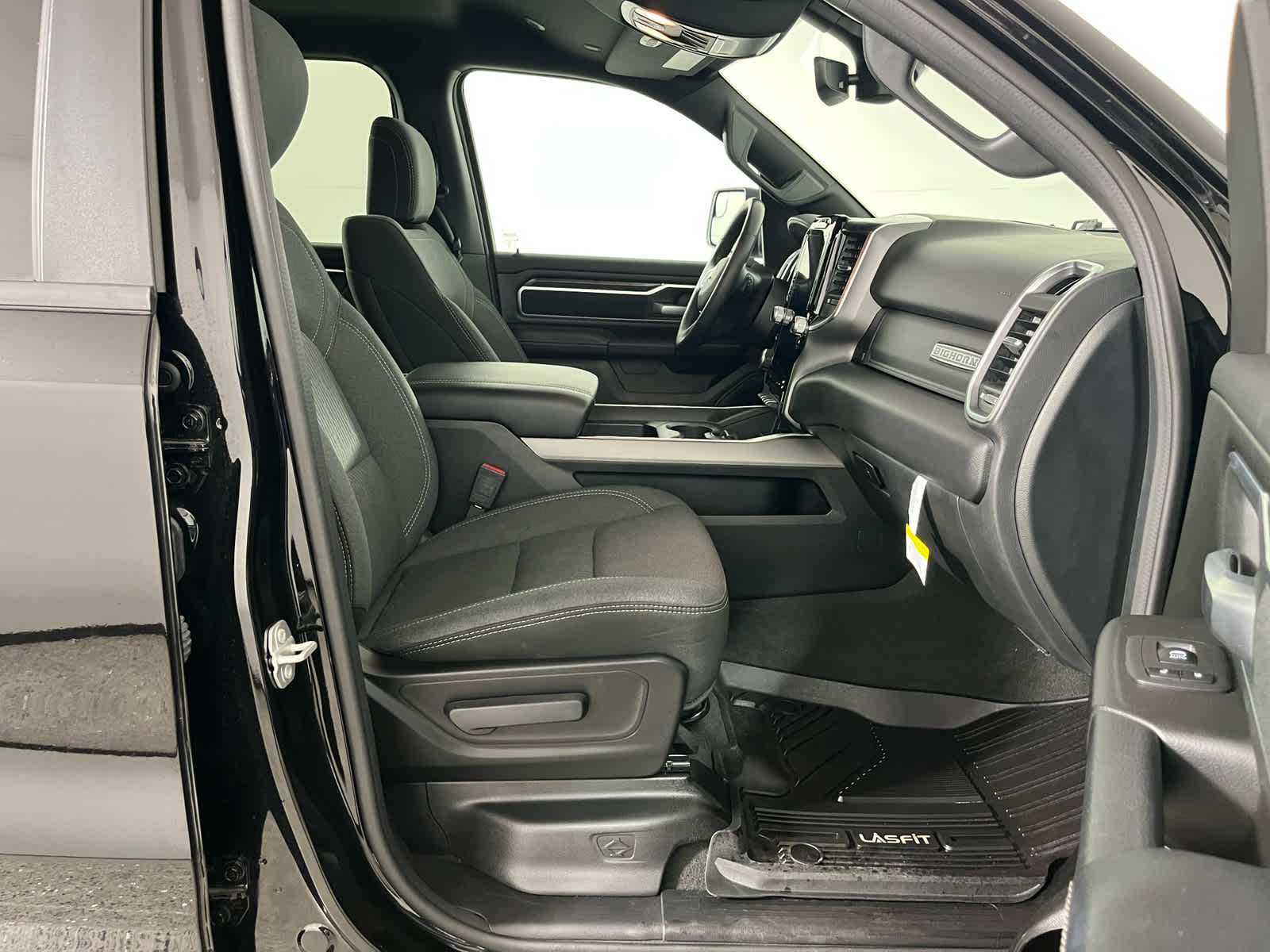 2024 RAM 1500 Big Horn Crew Cab 4x4 6'4' Box