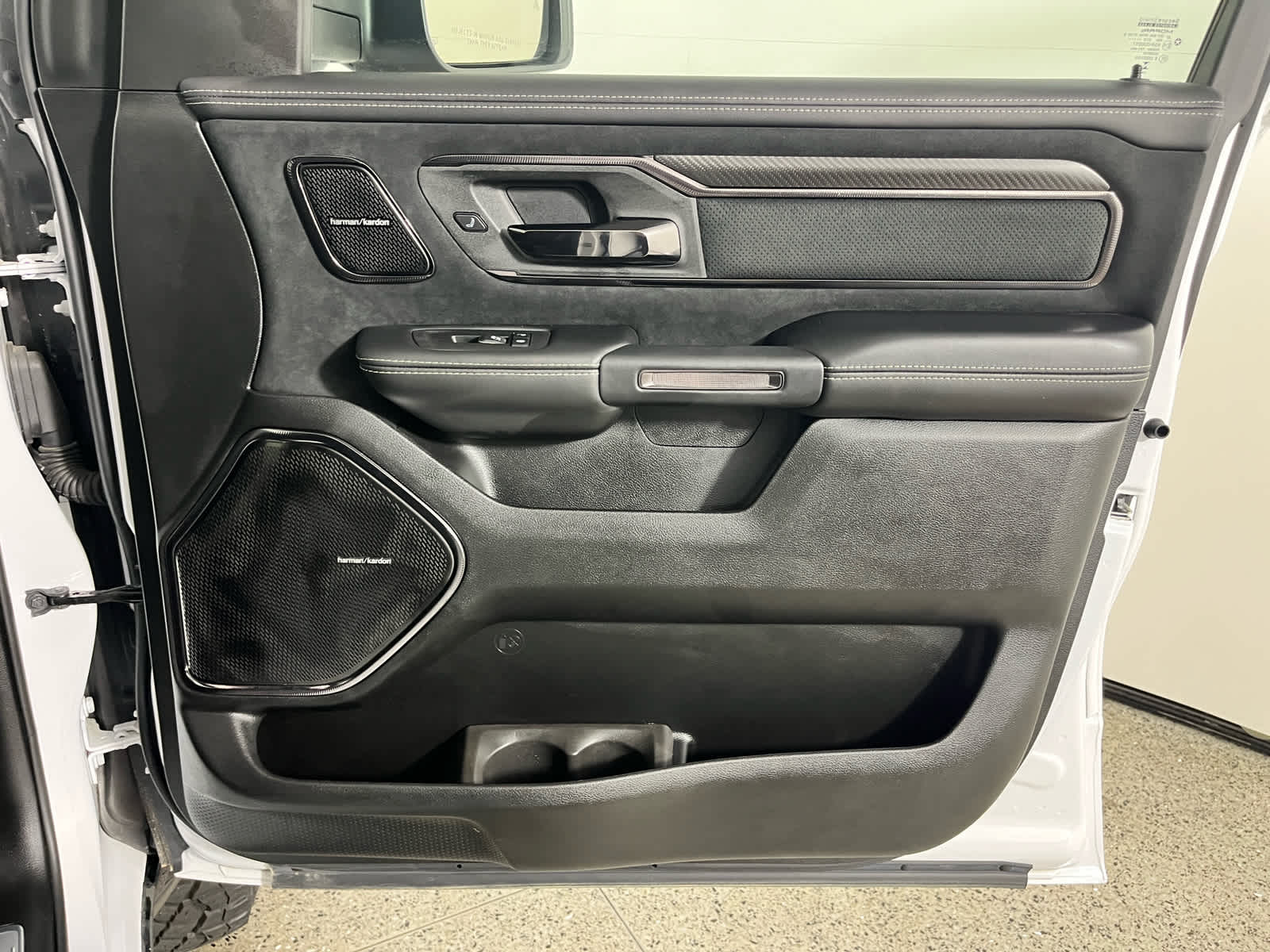 2025 RAM 1500 RHO
