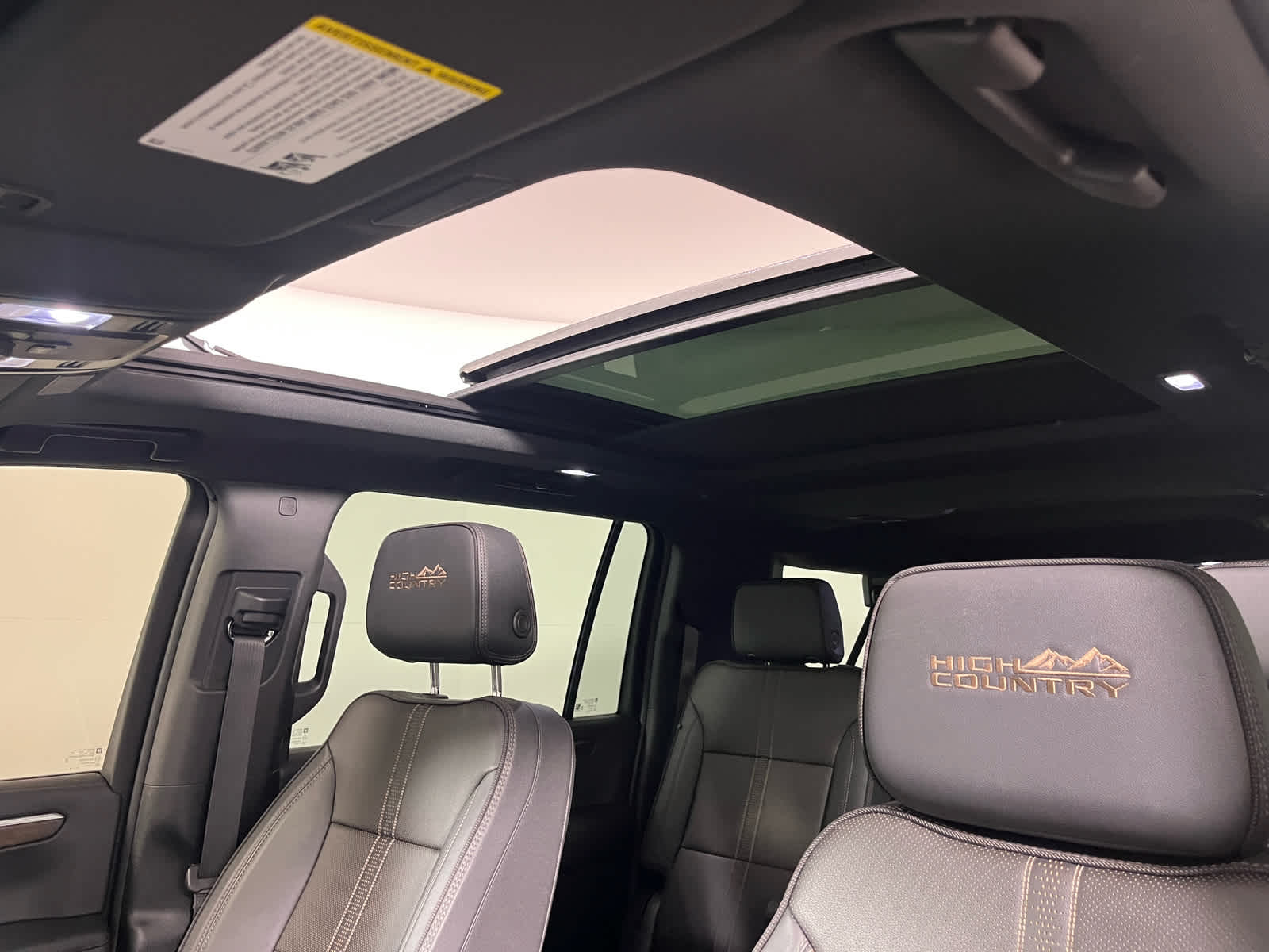 2025 Chevrolet Suburban 4WD High Country