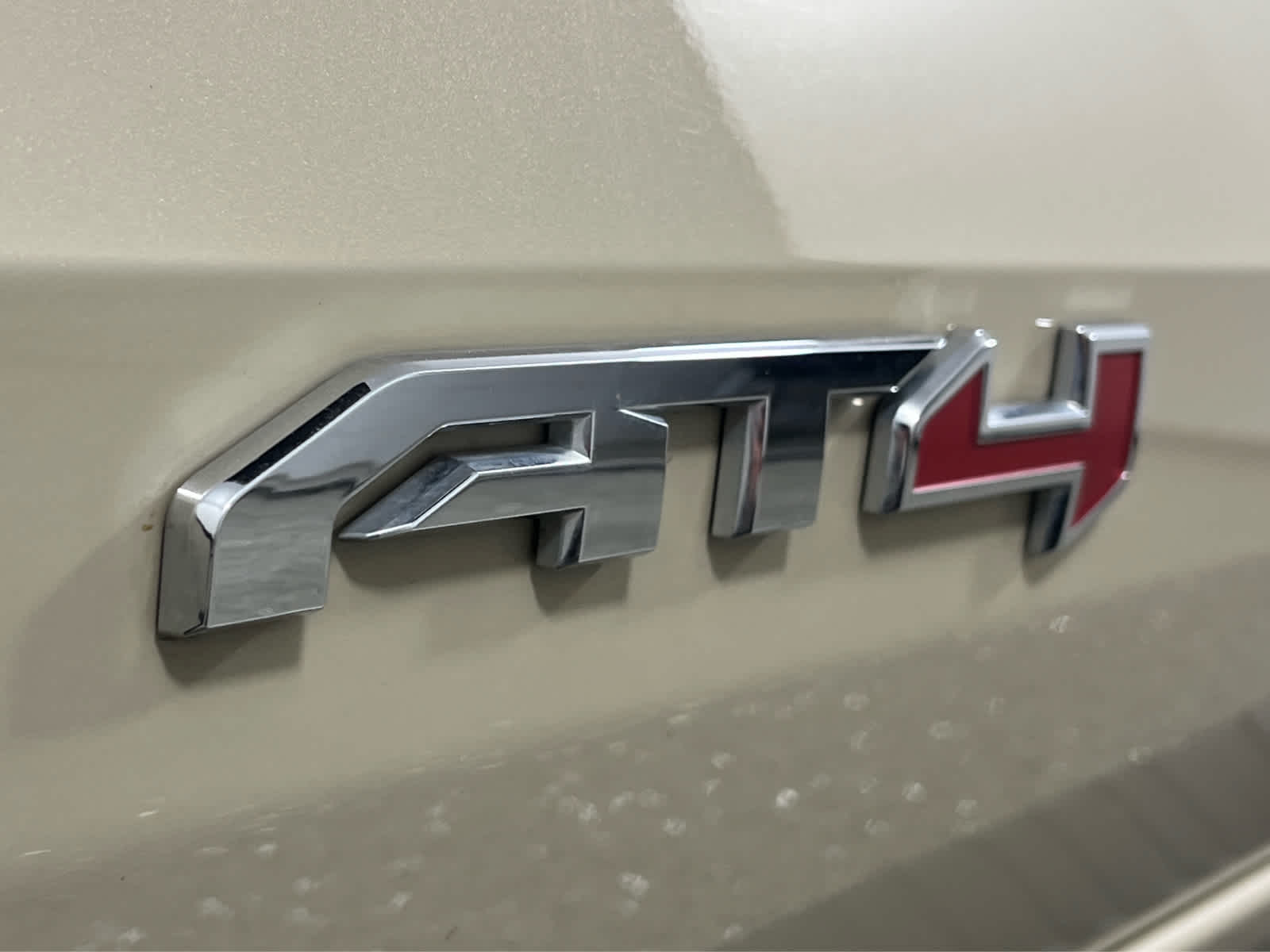 2024 GMC Canyon 4WD AT4