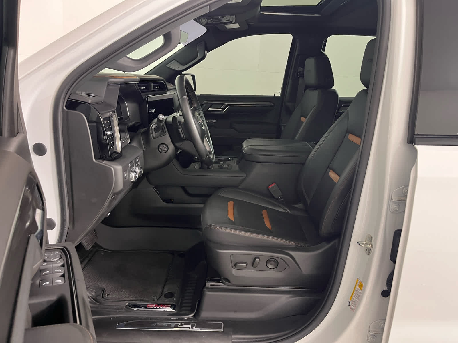 2023 GMC Sierra 1500 4WD Crew Cab Short Box AT4