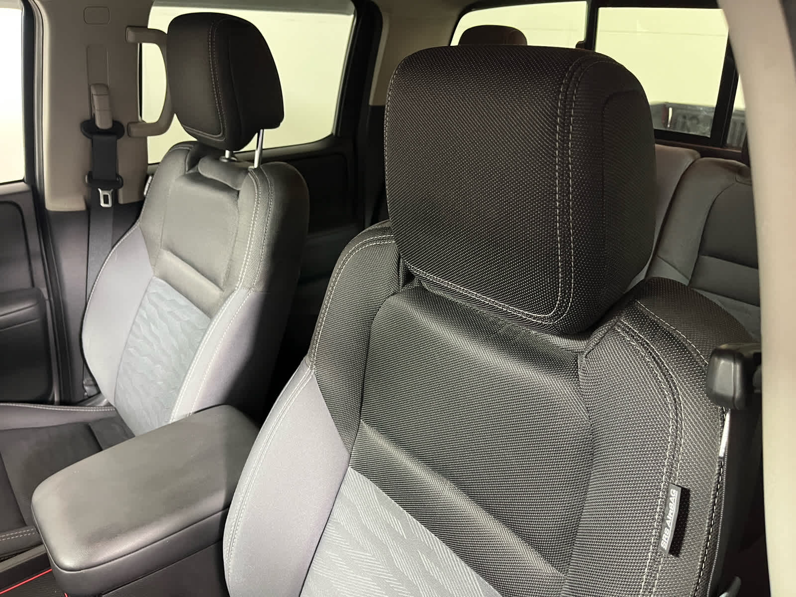 2023 Nissan Frontier Crew Cab SV 4x2