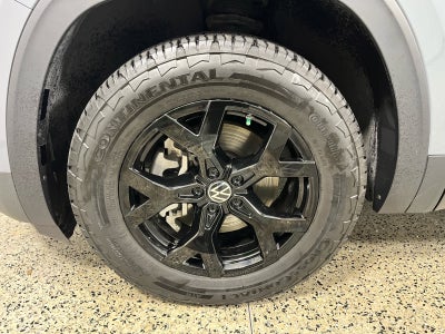 2024 Volkswagen Atlas 2.0T Peak Edition SEL