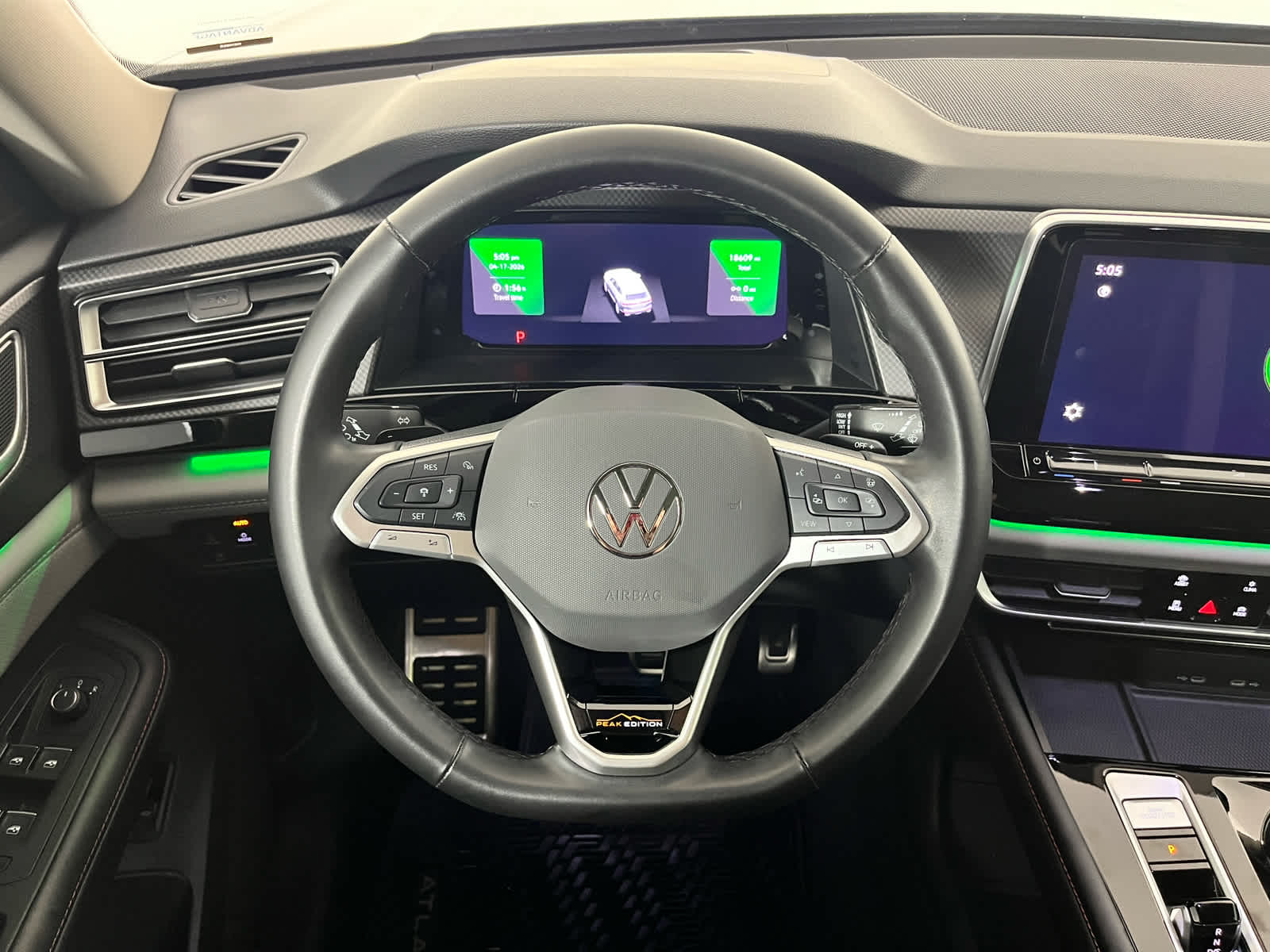 2024 Volkswagen Atlas 2.0T Peak Edition SEL